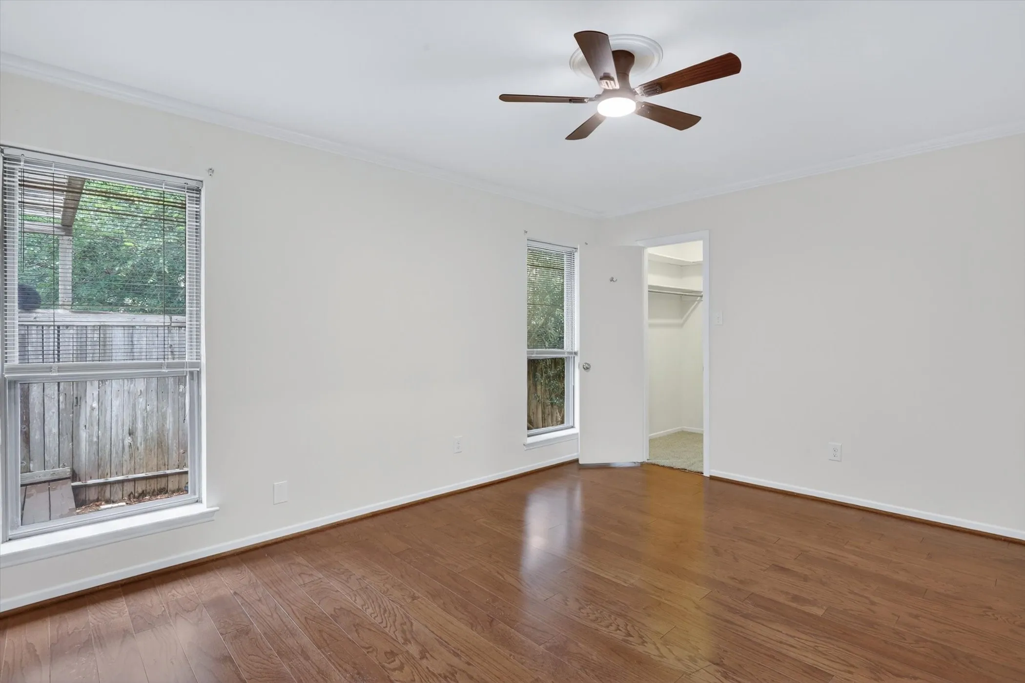Single Family Residence For Sale in Tarrant County , 4083 Hidden View Circle, Fort Worth, Texas 76109, 3 Bedroom, 2 Bathroom, 2 Garage spaces, 2,209 Sqft, built in 1978, mls#21276783, Real Estate Agent in Fort Worth, Homes For Sale in Tarrant county, Homes For Sale in Fort Worth, Realtor in Fort Worth Texas, Real Estate Brokerage Independent Realty Texas, Luminita Cordes Realtor