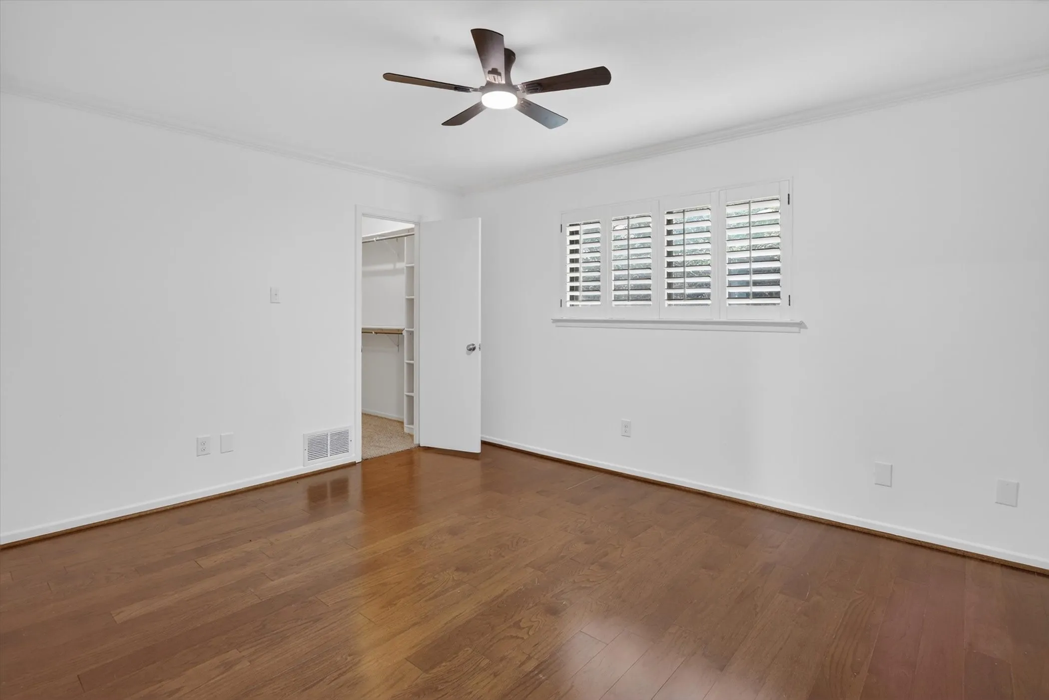Single Family Residence For Sale in Tarrant County , 4083 Hidden View Circle, Fort Worth, Texas 76109, 3 Bedroom, 2 Bathroom, 2 Garage spaces, 2,209 Sqft, built in 1978, mls#21276783, Real Estate Agent in Fort Worth, Homes For Sale in Tarrant county, Homes For Sale in Fort Worth, Realtor in Fort Worth Texas, Real Estate Brokerage Independent Realty Texas, Luminita Cordes Realtor