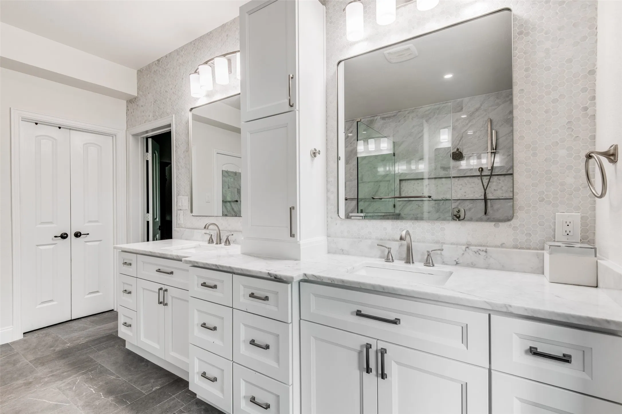 Single Family Residence For Sale in Denton County , 9359 Cherry Brook Lane, Frisco, Texas 75033, 5 Bedroom, 4 Bathroom, 3 Garage spaces, 3,958 Sqft, built in 2015, mls#21277991, Real Estate Agent in Frisco, Homes For Sale in Denton county, Homes For Sale in Frisco, Realtor in Frisco Texas, Real Estate Brokerage Independent Realty Texas, Luminita Cordes Realtor