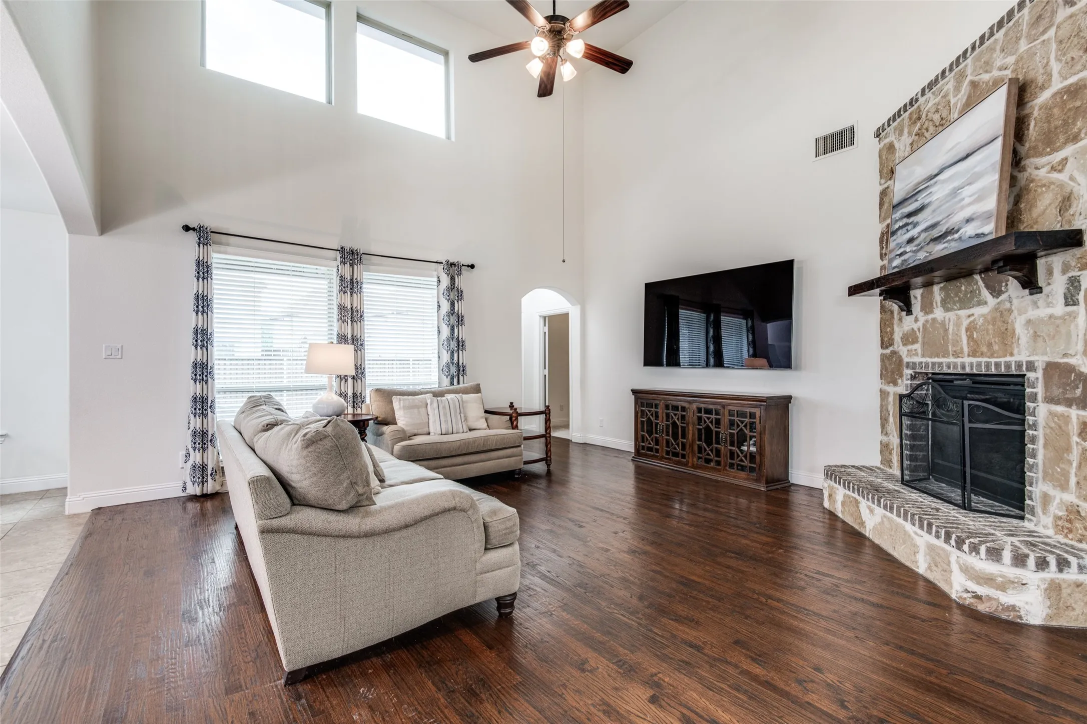 Single Family Residence For Sale in Denton County , 9359 Cherry Brook Lane, Frisco, Texas 75033, 5 Bedroom, 4 Bathroom, 3 Garage spaces, 3,958 Sqft, built in 2015, mls#21277991, Real Estate Agent in Frisco, Homes For Sale in Denton county, Homes For Sale in Frisco, Realtor in Frisco Texas, Real Estate Brokerage Independent Realty Texas, Luminita Cordes Realtor