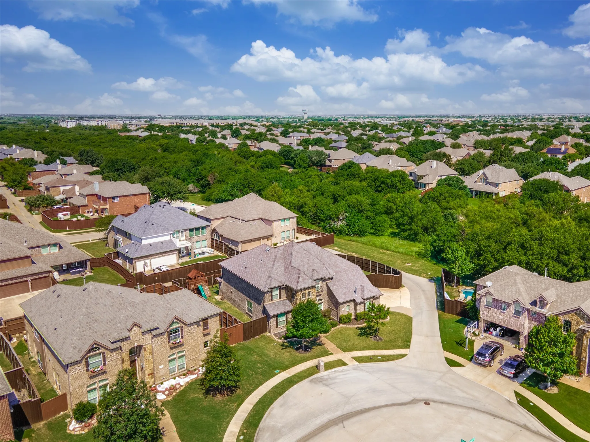 Single Family Residence For Sale in Denton County , 9359 Cherry Brook Lane, Frisco, Texas 75033, 5 Bedroom, 4 Bathroom, 3 Garage spaces, 3,958 Sqft, built in 2015, mls#21277991, Real Estate Agent in Frisco, Homes For Sale in Denton county, Homes For Sale in Frisco, Realtor in Frisco Texas, Real Estate Brokerage Independent Realty Texas, Luminita Cordes Realtor