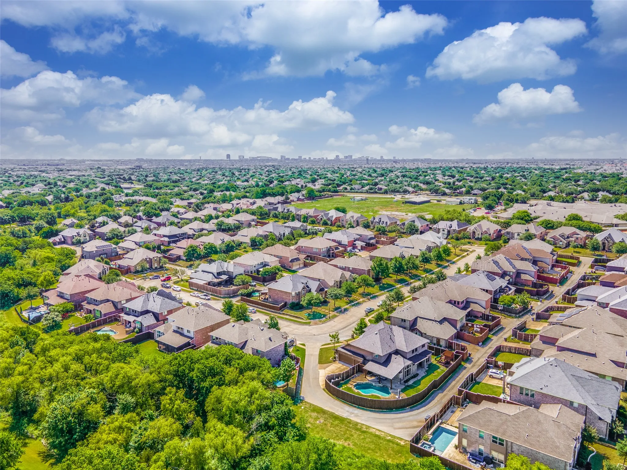 Single Family Residence For Sale in Denton County , 9359 Cherry Brook Lane, Frisco, Texas 75033, 5 Bedroom, 4 Bathroom, 3 Garage spaces, 3,958 Sqft, built in 2015, mls#21277991, Real Estate Agent in Frisco, Homes For Sale in Denton county, Homes For Sale in Frisco, Realtor in Frisco Texas, Real Estate Brokerage Independent Realty Texas, Luminita Cordes Realtor