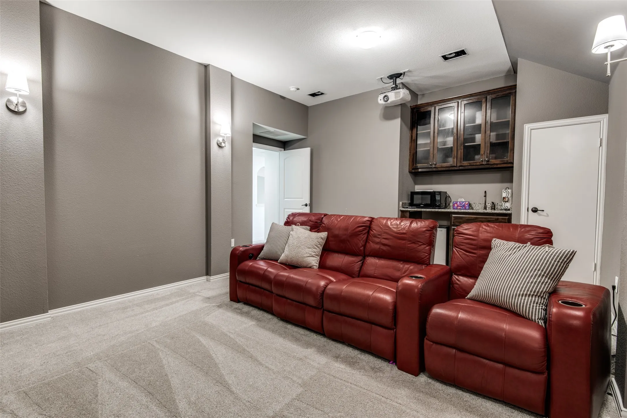 Single Family Residence For Sale in Denton County , 9359 Cherry Brook Lane, Frisco, Texas 75033, 5 Bedroom, 4 Bathroom, 3 Garage spaces, 3,958 Sqft, built in 2015, mls#21277991, Real Estate Agent in Frisco, Homes For Sale in Denton county, Homes For Sale in Frisco, Realtor in Frisco Texas, Real Estate Brokerage Independent Realty Texas, Luminita Cordes Realtor