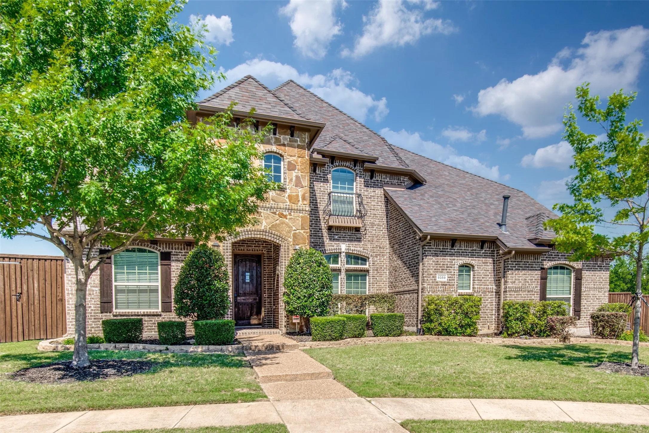 Single Family Residence For Sale in Denton County , 9359 Cherry Brook Lane, Frisco, Texas 75033, 5 Bedroom, 4 Bathroom, 3 Garage spaces, 3,958 Sqft, built in 2015, mls#21277991, Real Estate Agent in Frisco, Homes For Sale in Denton county, Homes For Sale in Frisco, Realtor in Frisco Texas, Real Estate Brokerage Independent Realty Texas, Luminita Cordes Realtor