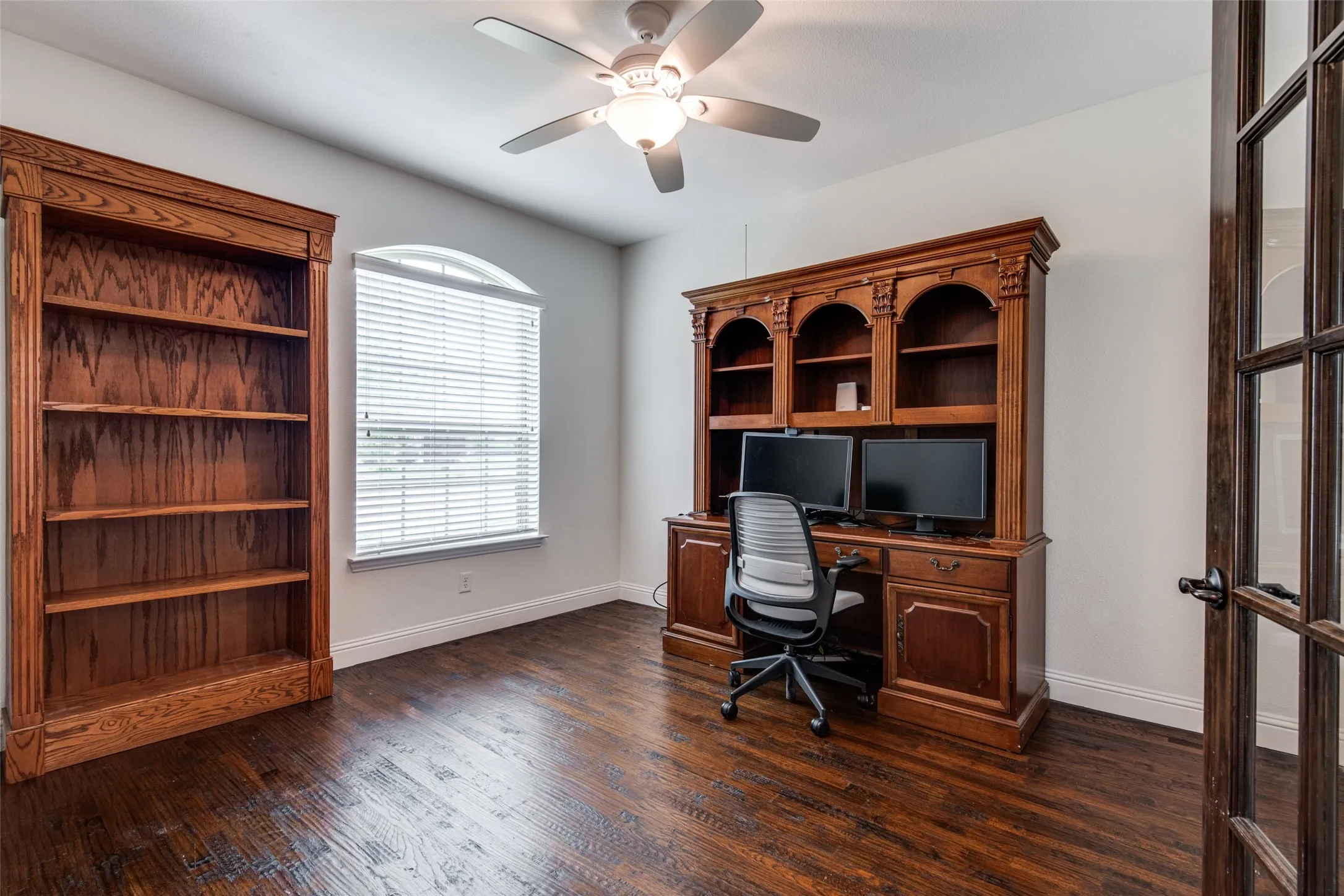 Single Family Residence For Sale in Denton County , 9359 Cherry Brook Lane, Frisco, Texas 75033, 5 Bedroom, 4 Bathroom, 3 Garage spaces, 3,958 Sqft, built in 2015, mls#21277991, Real Estate Agent in Frisco, Homes For Sale in Denton county, Homes For Sale in Frisco, Realtor in Frisco Texas, Real Estate Brokerage Independent Realty Texas, Luminita Cordes Realtor