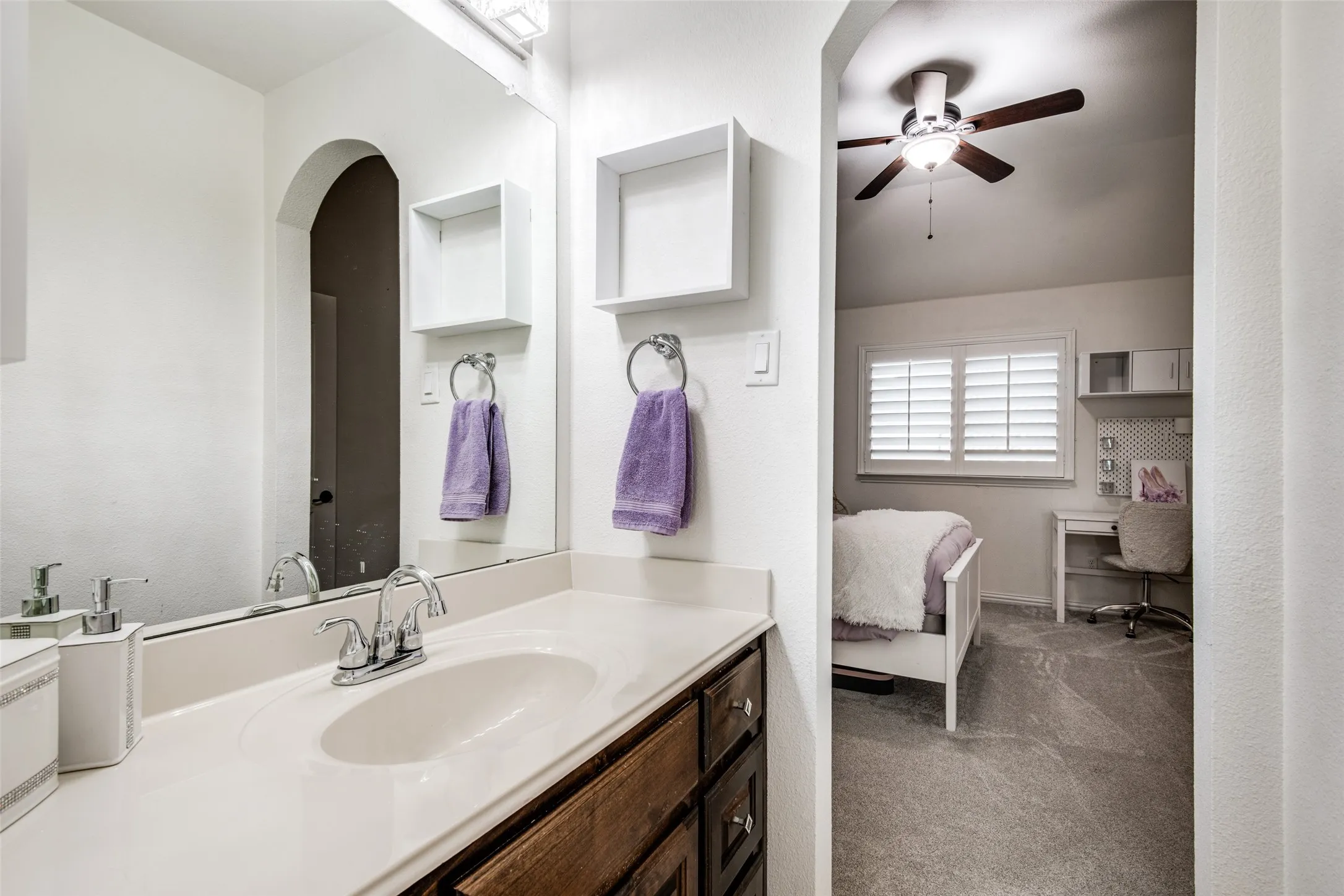 Single Family Residence For Sale in Denton County , 9359 Cherry Brook Lane, Frisco, Texas 75033, 5 Bedroom, 4 Bathroom, 3 Garage spaces, 3,958 Sqft, built in 2015, mls#21277991, Real Estate Agent in Frisco, Homes For Sale in Denton county, Homes For Sale in Frisco, Realtor in Frisco Texas, Real Estate Brokerage Independent Realty Texas, Luminita Cordes Realtor