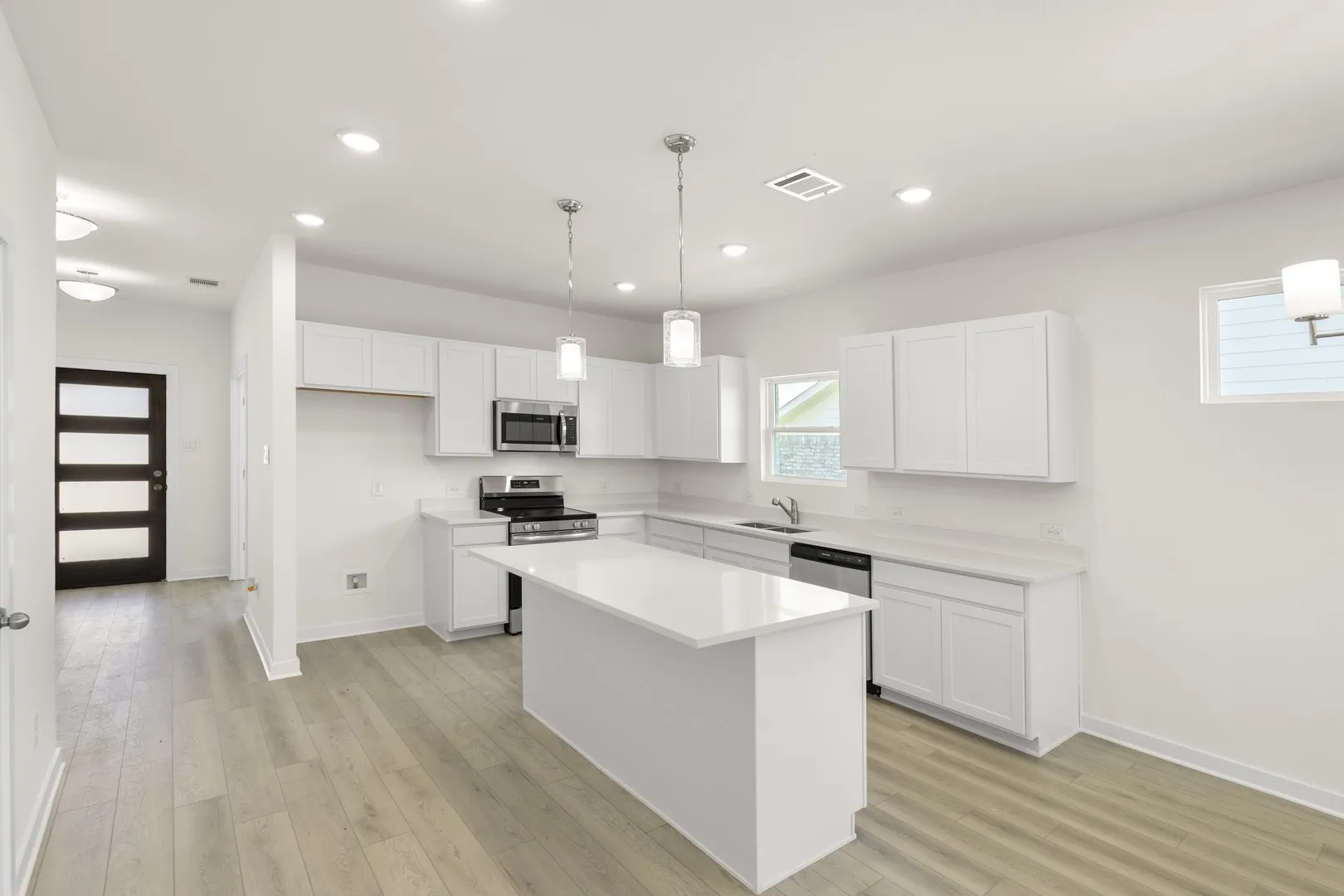 06. 402 Heritage Grove - Kitchen (2)