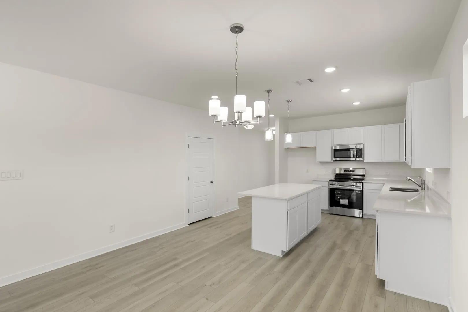 10. 402 Heritage Grove - Dining (2)