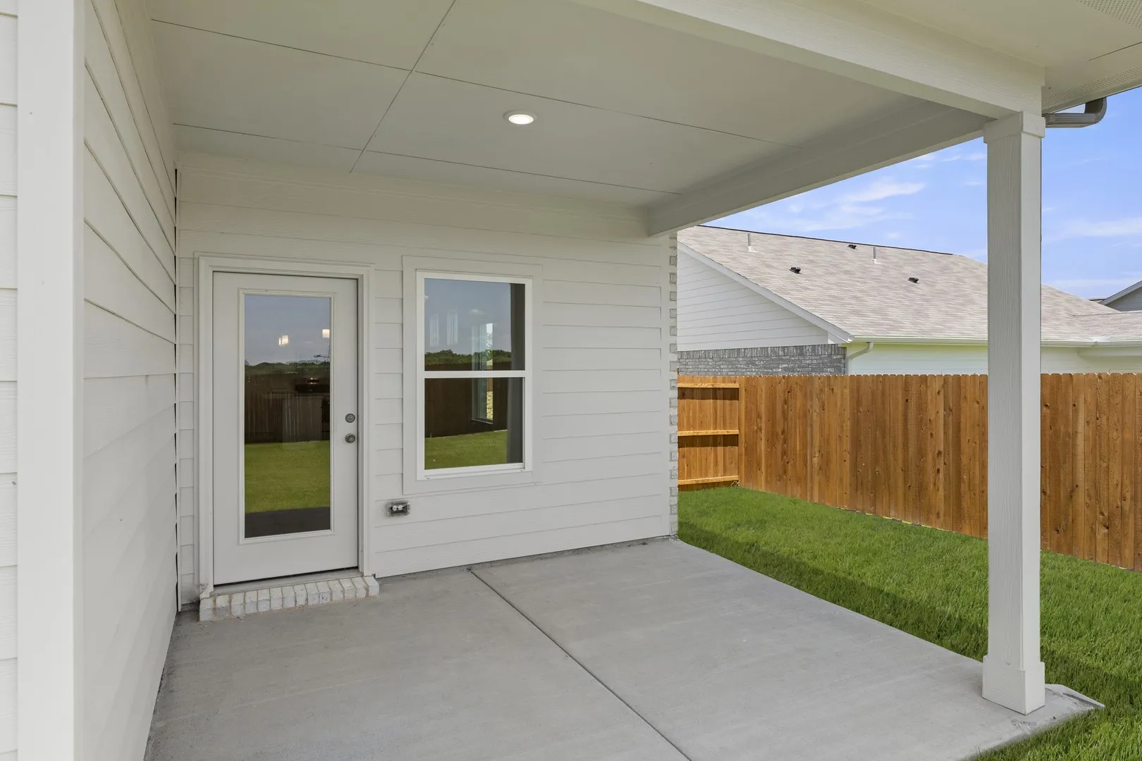 25. 402 Heritage Grove - Patio