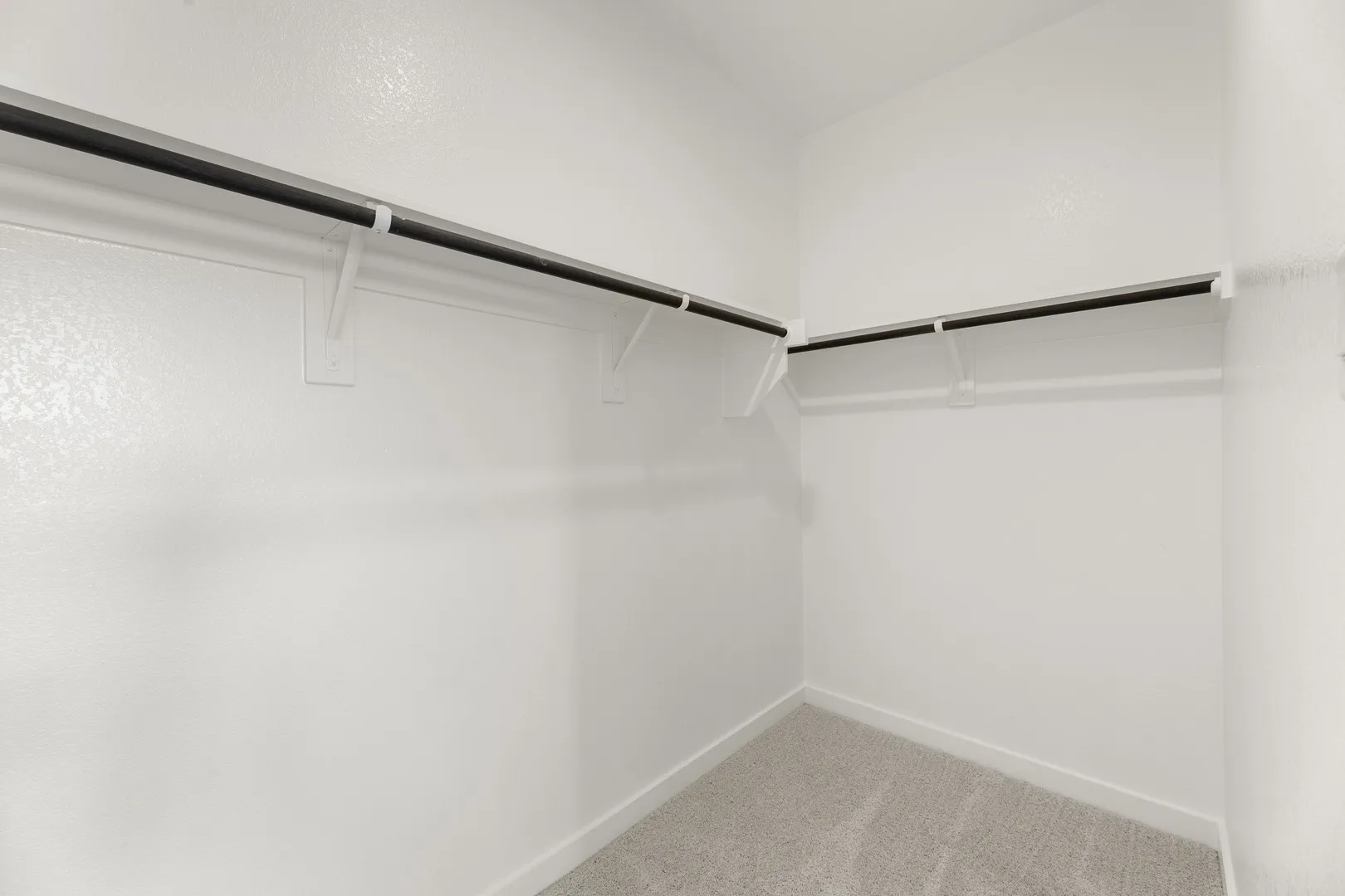 24. 402 Heritage Grove - Closet