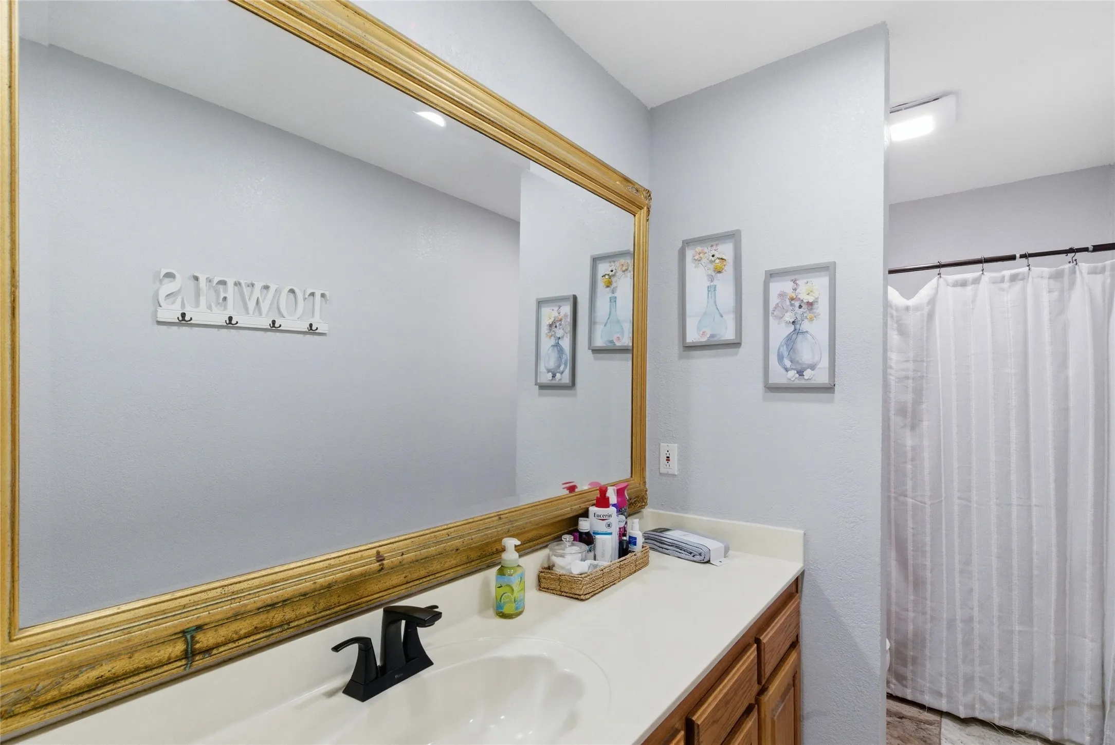 Single Family Residence For Sale in Young County , 362 Terra Grande Road, Graham, Texas 76450, 3 Bedroom, 2 Bathroom, 2 Garage spaces, 2,504 Sqft, built in 1998, mls#21277857, Real Estate Agent in Graham, Homes For Sale in Young county, Homes For Sale in Graham, Realtor in Graham Texas, Real Estate Brokerage Independent Realty Texas, Luminita Cordes Realtor