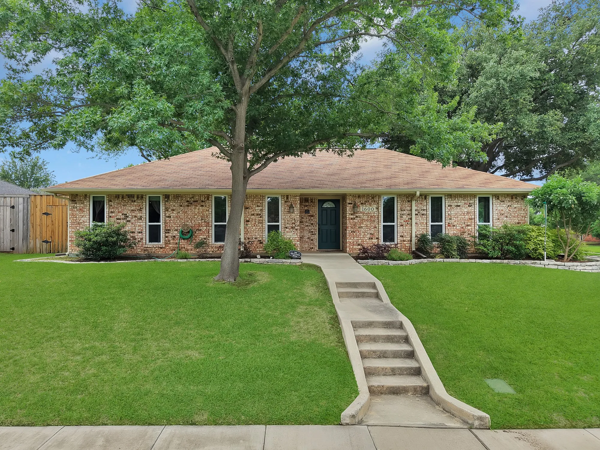 Single Family Residence For Sale in Denton County , 1600 Delaford Drive, Carrollton, Texas 75007, 3 Bedrooms, 2 Bathrooms, 2 Garage spaces, 1,647 Sqft, built in 1983, Price $375,000, mls#21275090, Real Estate Agent in Carrollton, Homes For Sale in Denton county, Homes For Sale in Carrollton, Realtor in Carrollton Texas, Real Estate Brokerage Independent Realty Texas, Luminita Cordes Realtor