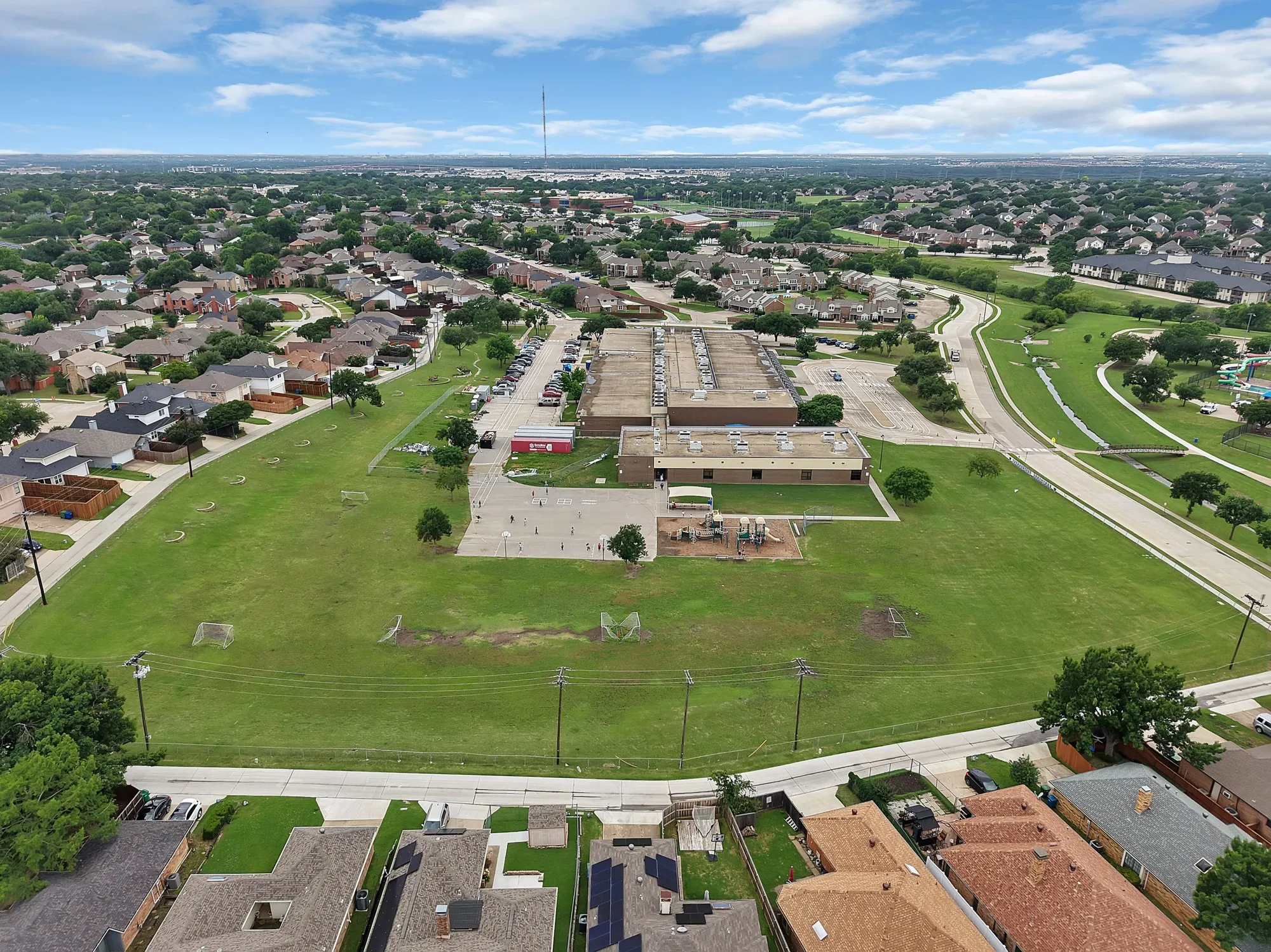 Single Family Residence For Sale in Denton County , 1600 Delaford Drive, Carrollton, Texas 75007, 3 Bedrooms, 2 Bathrooms, 2 Garage spaces, 1,647 Sqft, built in 1983, Price $375,000, mls#21275090, Real Estate Agent in Carrollton, Homes For Sale in Denton county, Homes For Sale in Carrollton, Realtor in Carrollton Texas, Real Estate Brokerage Independent Realty Texas, Luminita Cordes Realtor