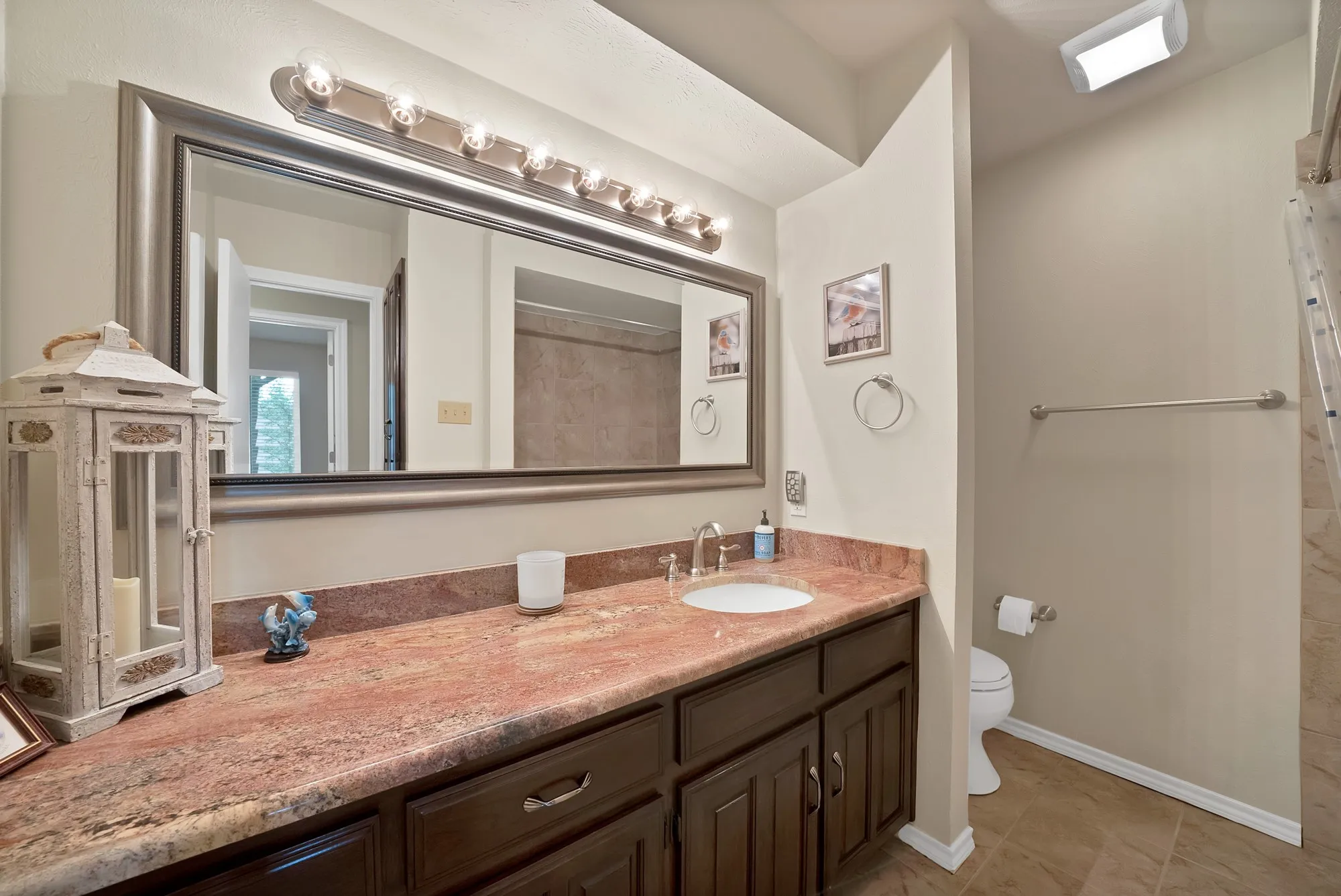 Single Family Residence For Sale in Denton County , 1600 Delaford Drive, Carrollton, Texas 75007, 3 Bedrooms, 2 Bathrooms, 2 Garage spaces, 1,647 Sqft, built in 1983, Price $375,000, mls#21275090, Real Estate Agent in Carrollton, Homes For Sale in Denton county, Homes For Sale in Carrollton, Realtor in Carrollton Texas, Real Estate Brokerage Independent Realty Texas, Luminita Cordes Realtor
