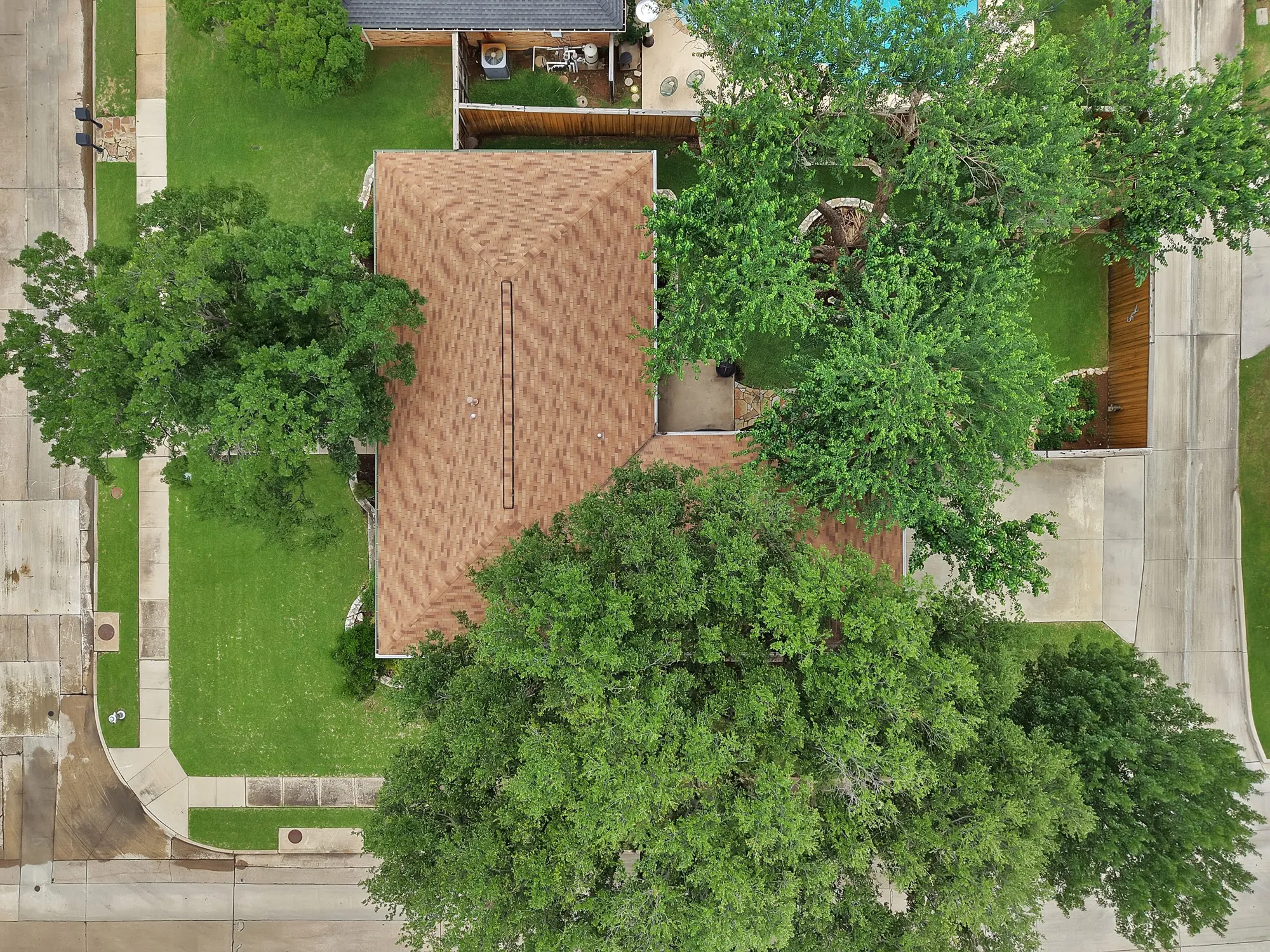 Single Family Residence For Sale in Denton County , 1600 Delaford Drive, Carrollton, Texas 75007, 3 Bedrooms, 2 Bathrooms, 2 Garage spaces, 1,647 Sqft, built in 1983, Price $375,000, mls#21275090, Real Estate Agent in Carrollton, Homes For Sale in Denton county, Homes For Sale in Carrollton, Realtor in Carrollton Texas, Real Estate Brokerage Independent Realty Texas, Luminita Cordes Realtor