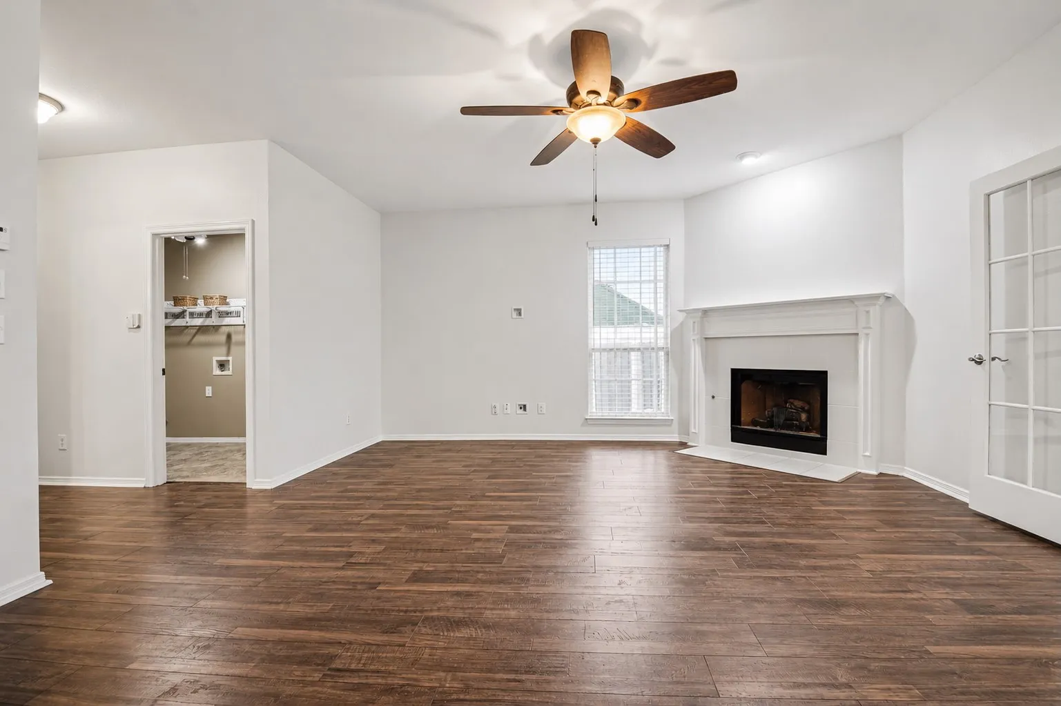 Single Family Residence For Sale in Denton County , 1342 Clear Creek Drive, Lewisville, Texas 75067, 3 Bedroom, 3 Bathroom, 2 Garage spaces, 2,588 Sqft, built in 1998, mls#21274652, Real Estate Agent in Lewisville, Homes For Sale in Denton county, Homes For Sale in Lewisville, Realtor in Lewisville Texas, Real Estate Brokerage Independent Realty Texas, Luminita Cordes Realtor