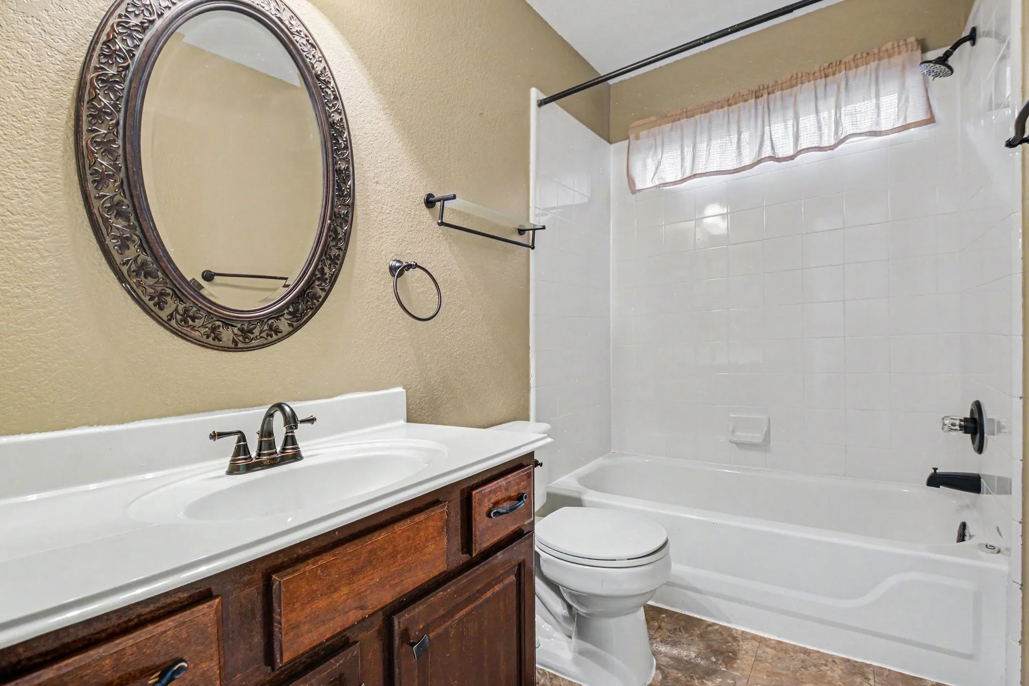 Single Family Residence For Sale in Denton County , 1342 Clear Creek Drive, Lewisville, Texas 75067, 3 Bedroom, 3 Bathroom, 2 Garage spaces, 2,588 Sqft, built in 1998, mls#21274652, Real Estate Agent in Lewisville, Homes For Sale in Denton county, Homes For Sale in Lewisville, Realtor in Lewisville Texas, Real Estate Brokerage Independent Realty Texas, Luminita Cordes Realtor