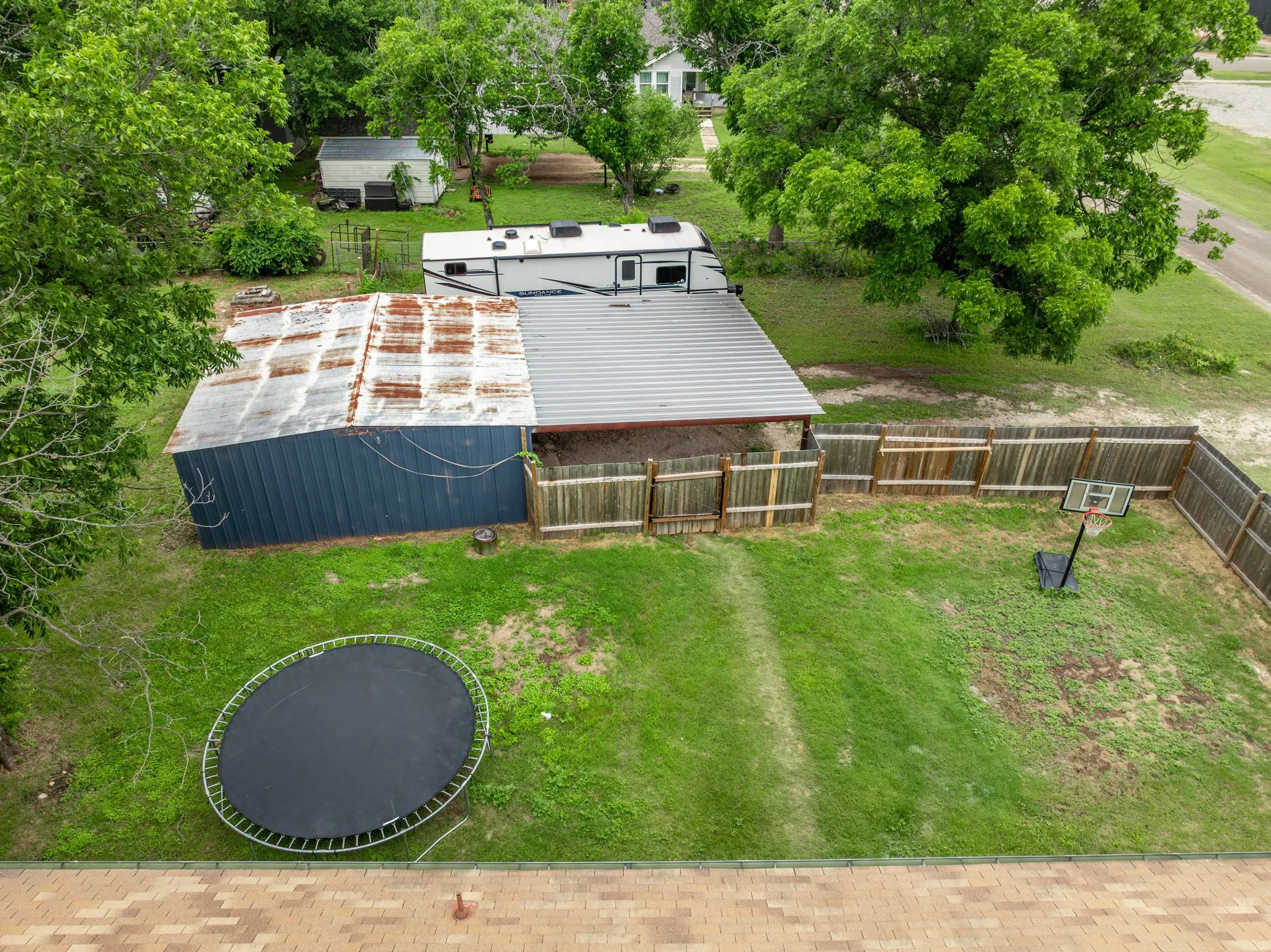 Single Family Residence For Sale in Mc Lennan County , 9338 5th Street, Crawford, Texas 76638, 3 Bedroom, 2 Bathroom, 2 Garage spaces, 2,103 Sqft, built in 1956, mls#21277935, Real Estate Agent in Crawford, Homes For Sale in Mc Lennan county, Homes For Sale in Crawford, Realtor in Crawford Texas, Real Estate Brokerage Independent Realty Texas, Luminita Cordes Realtor