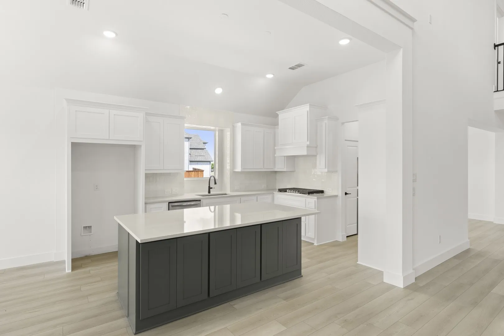 12. 2100 Corbera - Kitchen (2)