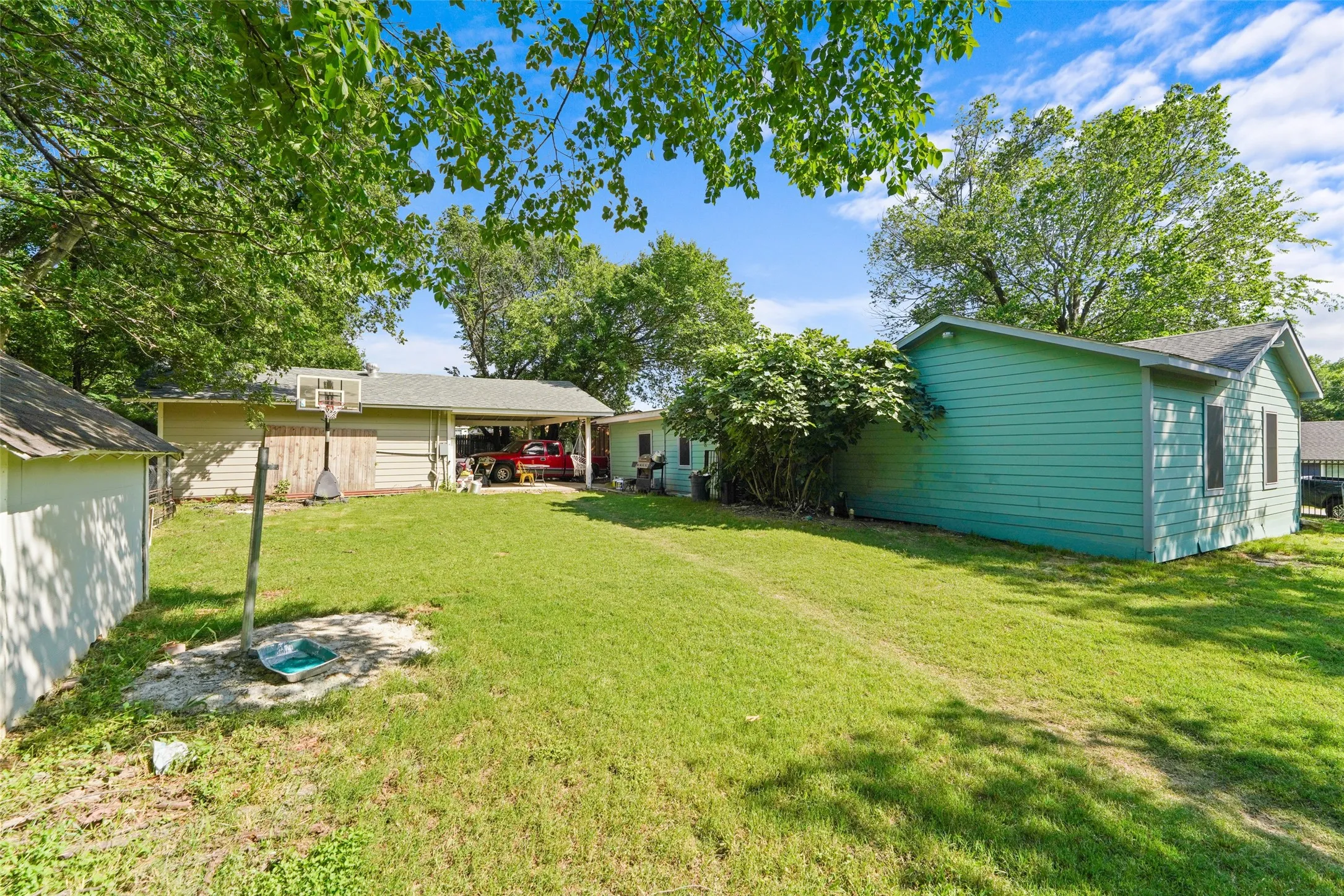 Single Family Residence For Sale in Dallas County , 12809 Sultana Street, Dallas, Texas 75253, 3 Bedroom, 2 Bathroom, Garage spaces, 1,903 Sqft, built in 1935, mls#21278075, Real Estate Agent in Dallas, Homes For Sale in Dallas county, Homes For Sale in Dallas, Realtor in Dallas Texas, Real Estate Brokerage Independent Realty Texas, Luminita Cordes Realtor