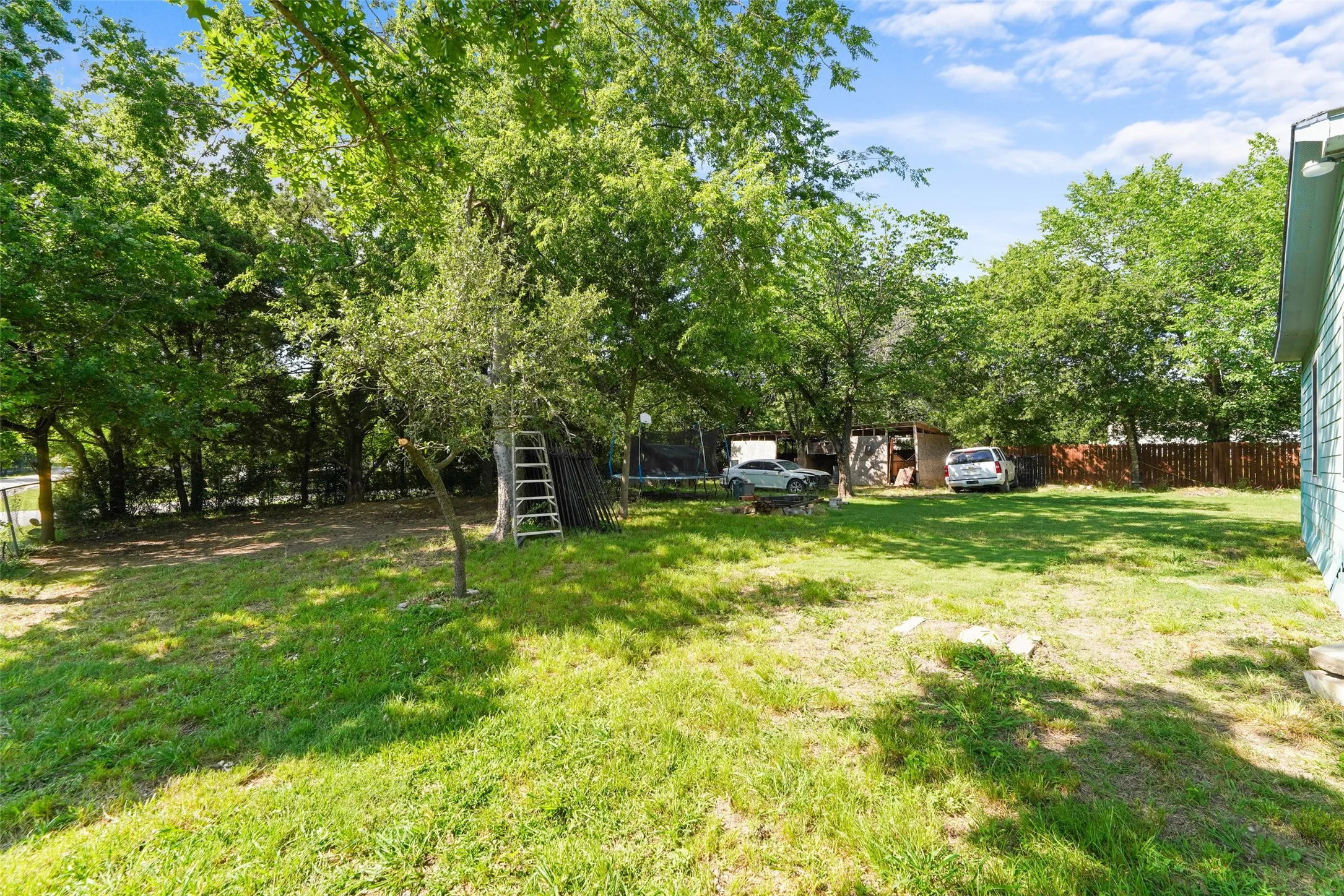 Single Family Residence For Sale in Dallas County , 12809 Sultana Street, Dallas, Texas 75253, 3 Bedroom, 2 Bathroom, Garage spaces, 1,903 Sqft, built in 1935, mls#21278075, Real Estate Agent in Dallas, Homes For Sale in Dallas county, Homes For Sale in Dallas, Realtor in Dallas Texas, Real Estate Brokerage Independent Realty Texas, Luminita Cordes Realtor