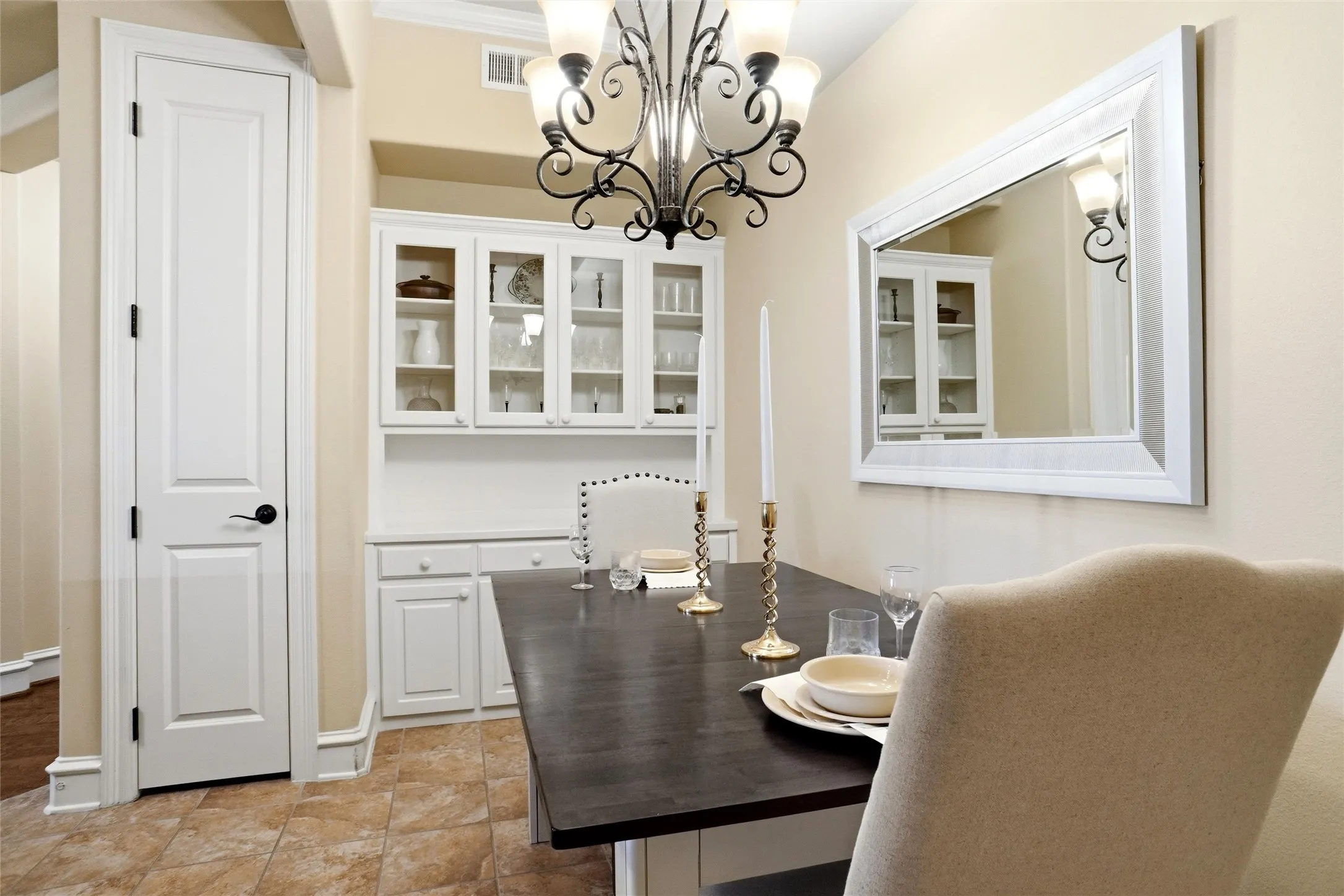 Condominium For Rent in Tarrant County , 301 Watermere Drive 414, Southlake, Texas 76092, 2 Bedroom, 3 Bathroom, Garage spaces, 1,572 Sqft, built in 2008, mls#21276837, Real Estate Agent in Southlake, Homes For Rent in Tarrant county, Homes For Rent in Southlake, Realtor in Southlake Texas, Real Estate Brokerage Independent Realty Texas, Luminita Cordes Realtor