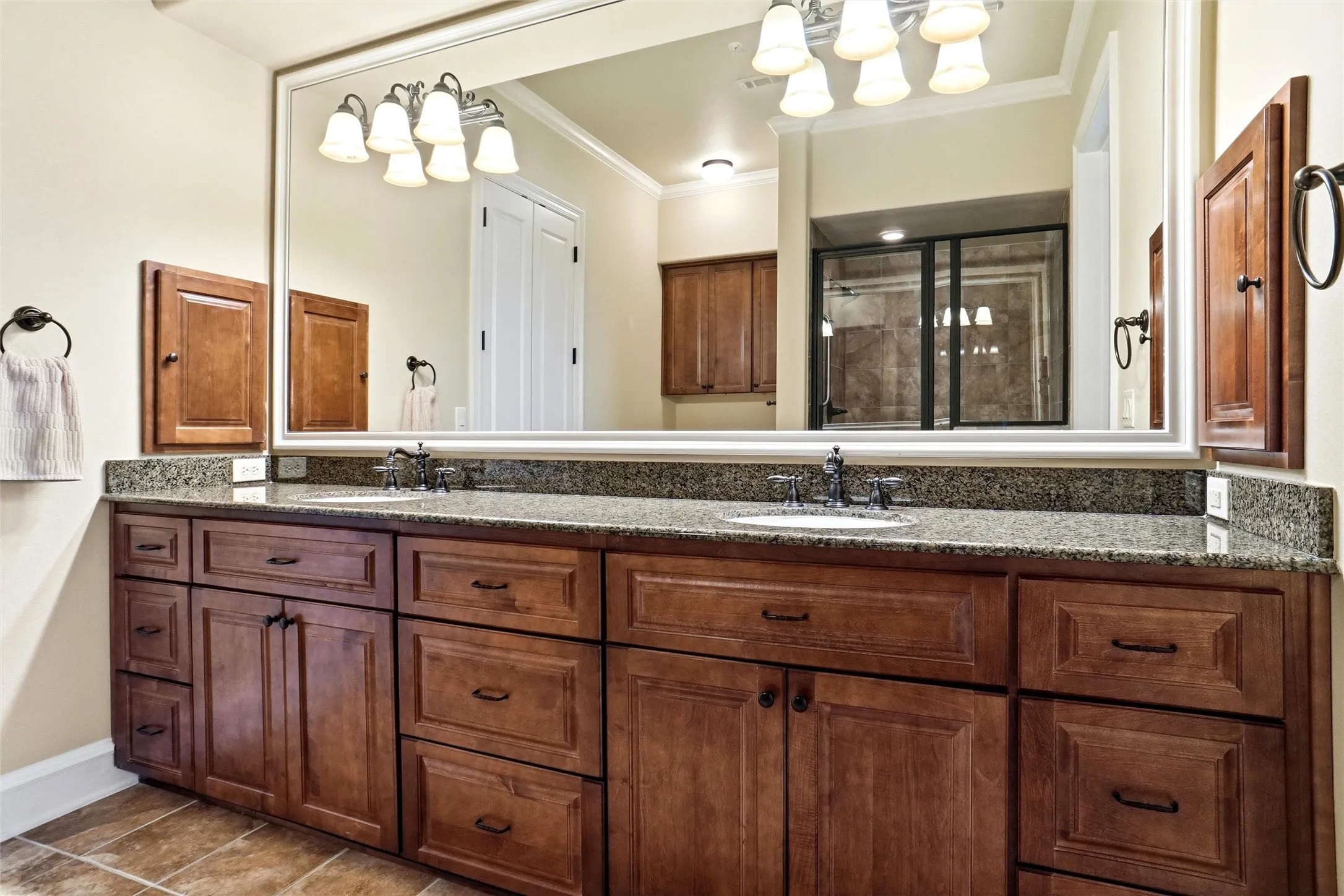 Condominium For Rent in Tarrant County , 301 Watermere Drive 414, Southlake, Texas 76092, 2 Bedroom, 3 Bathroom, Garage spaces, 1,572 Sqft, built in 2008, mls#21276837, Real Estate Agent in Southlake, Homes For Rent in Tarrant county, Homes For Rent in Southlake, Realtor in Southlake Texas, Real Estate Brokerage Independent Realty Texas, Luminita Cordes Realtor