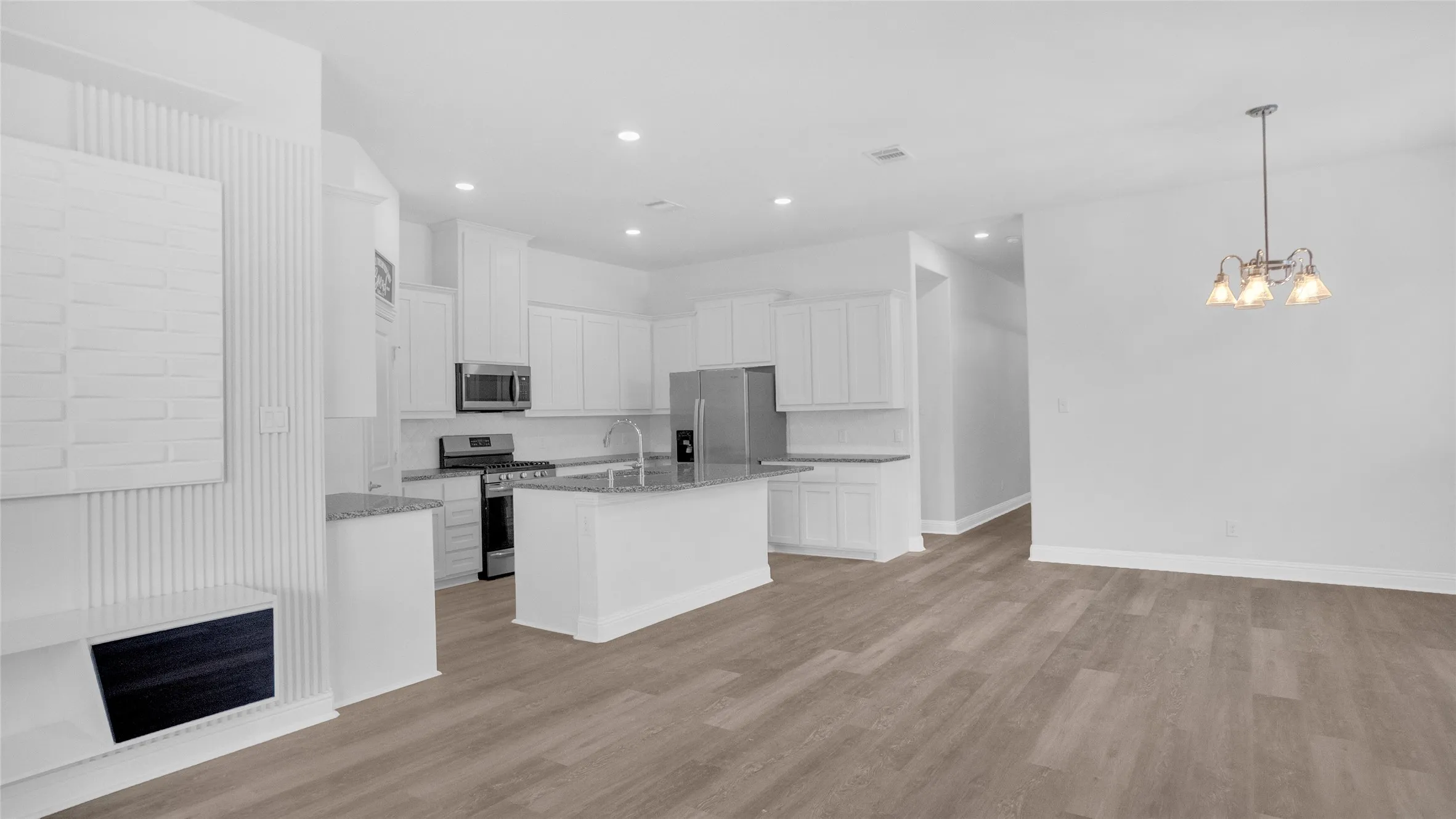 Single Family Residence For Rent in Denton County , 1520 Summit View Lane, Little Elm, Texas 76227, 5 Bedroom, 2 Bathroom, 2 Garage spaces, 2,152 Sqft, built in 2019, mls#21276154, Real Estate Agent in Little Elm, Homes For Rent in Denton county, Homes For Rent in Little Elm, Realtor in Little Elm Texas, Real Estate Brokerage Independent Realty Texas, Luminita Cordes Realtor
