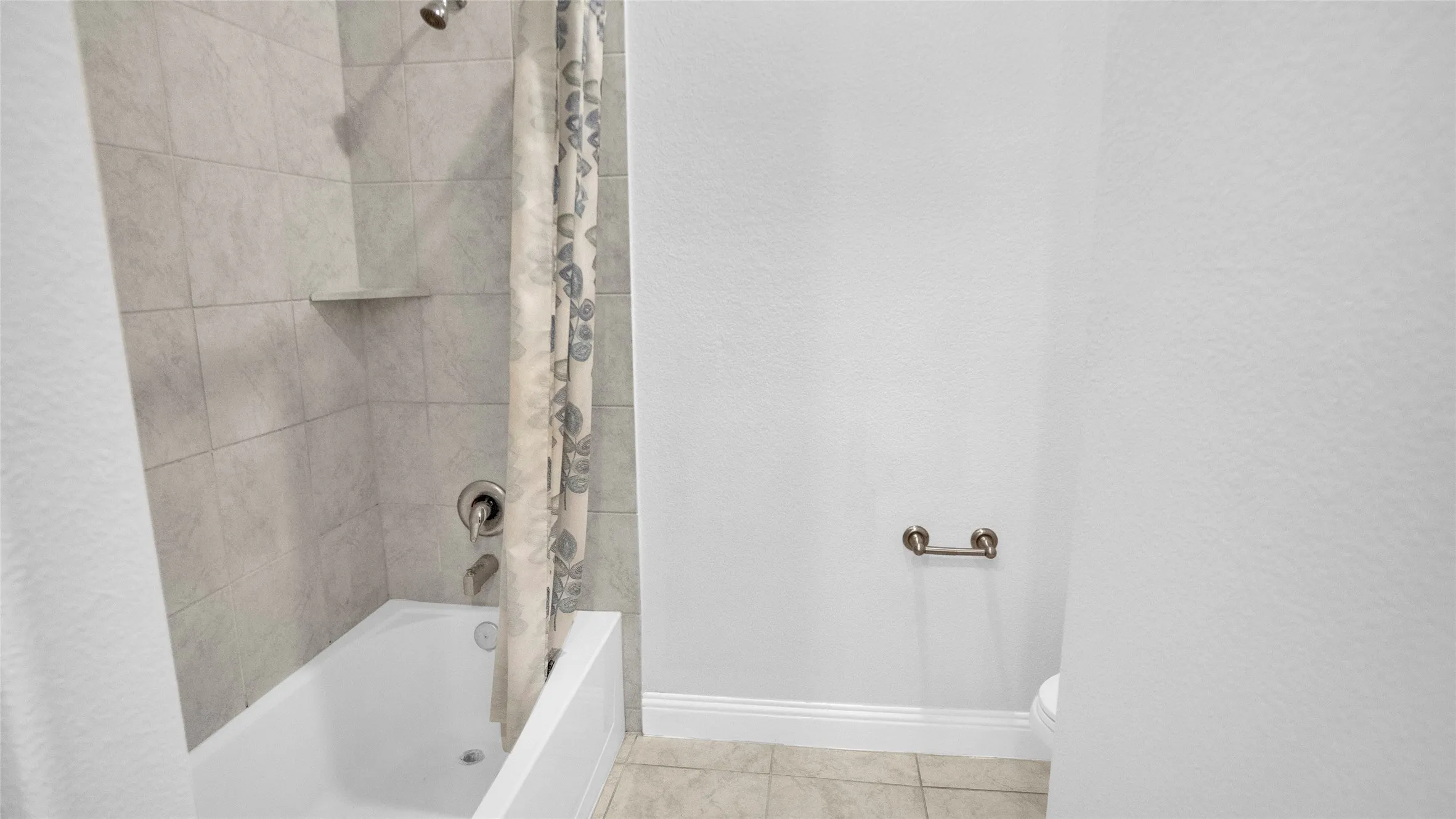 Single Family Residence For Rent in Denton County , 1520 Summit View Lane, Little Elm, Texas 76227, 5 Bedroom, 2 Bathroom, 2 Garage spaces, 2,152 Sqft, built in 2019, mls#21276154, Real Estate Agent in Little Elm, Homes For Rent in Denton county, Homes For Rent in Little Elm, Realtor in Little Elm Texas, Real Estate Brokerage Independent Realty Texas, Luminita Cordes Realtor