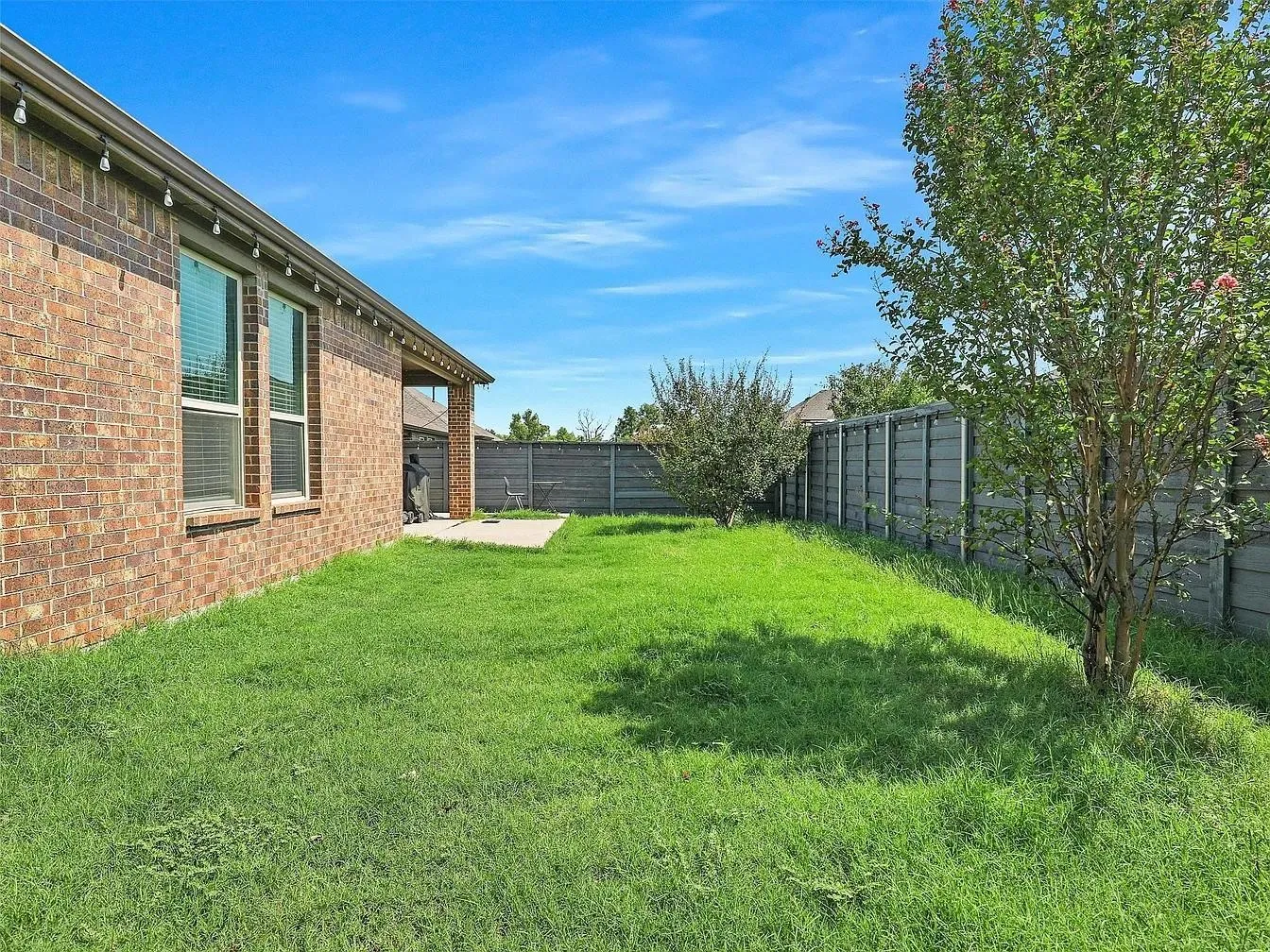 Single Family Residence For Rent in Denton County , 1520 Summit View Lane, Little Elm, Texas 76227, 5 Bedroom, 2 Bathroom, 2 Garage spaces, 2,152 Sqft, built in 2019, mls#21276154, Real Estate Agent in Little Elm, Homes For Rent in Denton county, Homes For Rent in Little Elm, Realtor in Little Elm Texas, Real Estate Brokerage Independent Realty Texas, Luminita Cordes Realtor