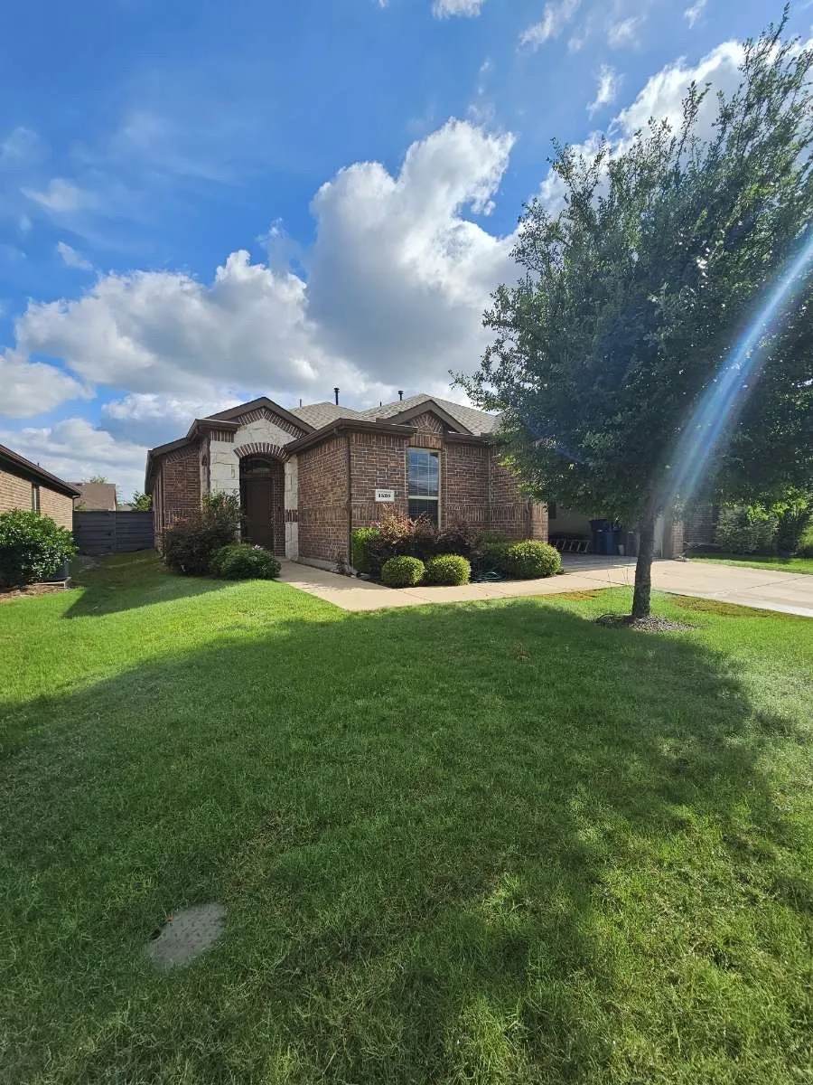 Single Family Residence For Rent in Denton County , 1520 Summit View Lane, Little Elm, Texas 76227, 5 Bedroom, 2 Bathroom, 2 Garage spaces, 2,152 Sqft, built in 2019, mls#21276154, Real Estate Agent in Little Elm, Homes For Rent in Denton county, Homes For Rent in Little Elm, Realtor in Little Elm Texas, Real Estate Brokerage Independent Realty Texas, Luminita Cordes Realtor
