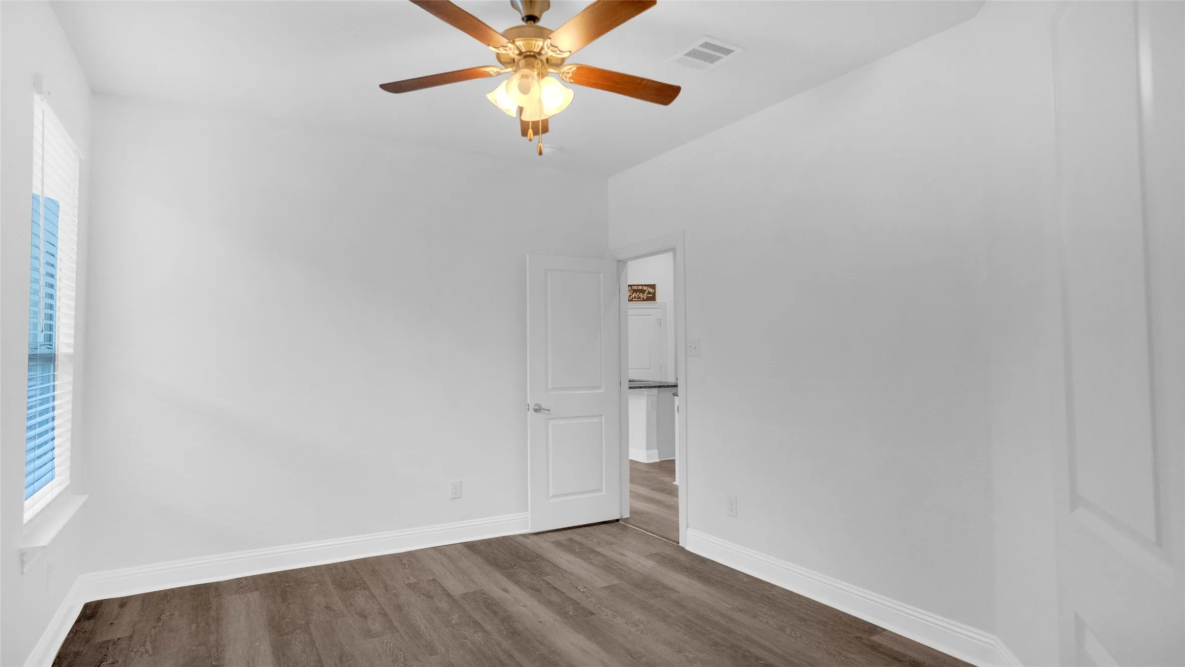 Single Family Residence For Rent in Denton County , 1520 Summit View Lane, Little Elm, Texas 76227, 5 Bedroom, 2 Bathroom, 2 Garage spaces, 2,152 Sqft, built in 2019, mls#21276154, Real Estate Agent in Little Elm, Homes For Rent in Denton county, Homes For Rent in Little Elm, Realtor in Little Elm Texas, Real Estate Brokerage Independent Realty Texas, Luminita Cordes Realtor