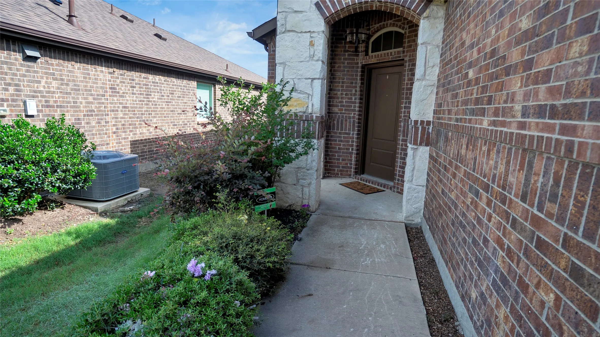 Single Family Residence For Rent in Denton County , 1520 Summit View Lane, Little Elm, Texas 76227, 5 Bedroom, 2 Bathroom, 2 Garage spaces, 2,152 Sqft, built in 2019, mls#21276154, Real Estate Agent in Little Elm, Homes For Rent in Denton county, Homes For Rent in Little Elm, Realtor in Little Elm Texas, Real Estate Brokerage Independent Realty Texas, Luminita Cordes Realtor