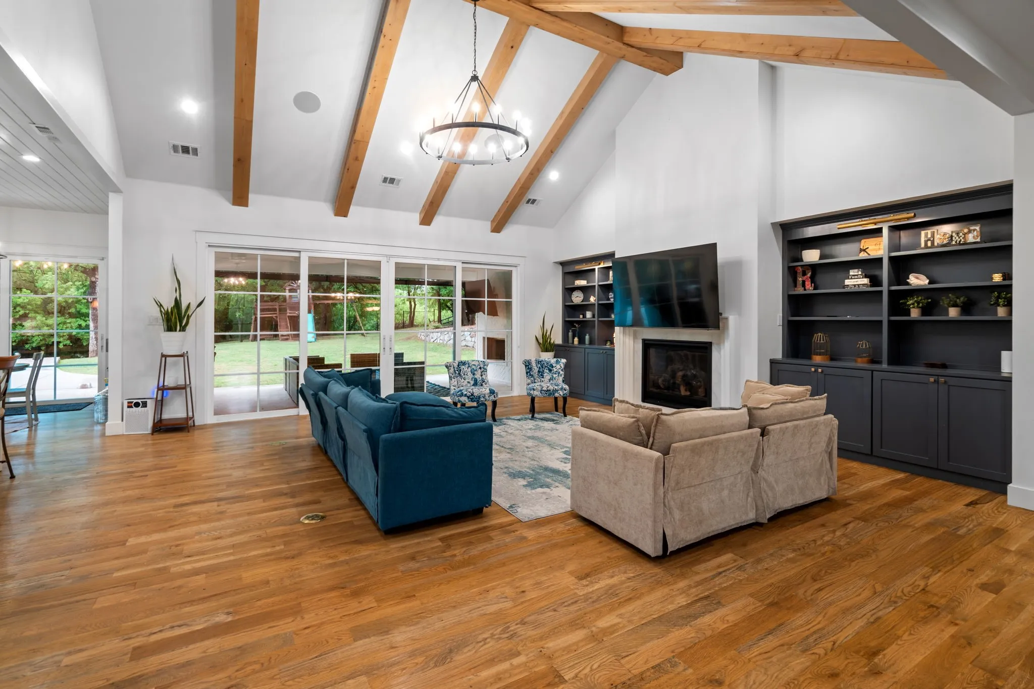 Single Family Residence For Sale in Tarrant County , 4207 Kelly Elliott Road, Arlington, Texas 76016, 5 Bedroom, 8 Bathroom, 5 Garage spaces, 6,122 Sqft, built in 2020, mls#21264371, Real Estate Agent in Arlington, Homes For Sale in Tarrant county, Homes For Sale in Arlington, Realtor in Arlington Texas, Real Estate Brokerage Independent Realty Texas, Luminita Cordes Realtor