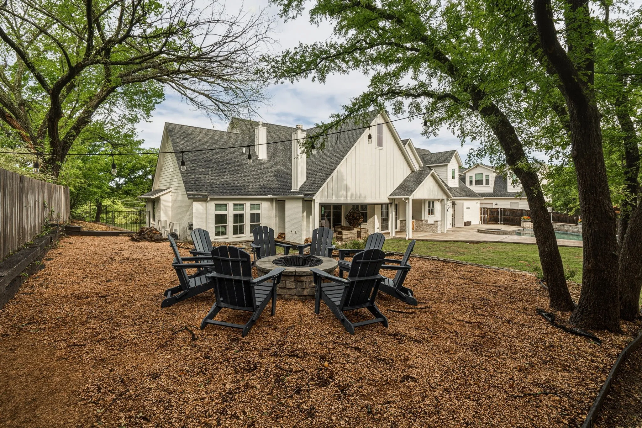 Single Family Residence For Sale in Tarrant County , 4207 Kelly Elliott Road, Arlington, Texas 76016, 5 Bedroom, 8 Bathroom, 5 Garage spaces, 6,122 Sqft, built in 2020, mls#21264371, Real Estate Agent in Arlington, Homes For Sale in Tarrant county, Homes For Sale in Arlington, Realtor in Arlington Texas, Real Estate Brokerage Independent Realty Texas, Luminita Cordes Realtor