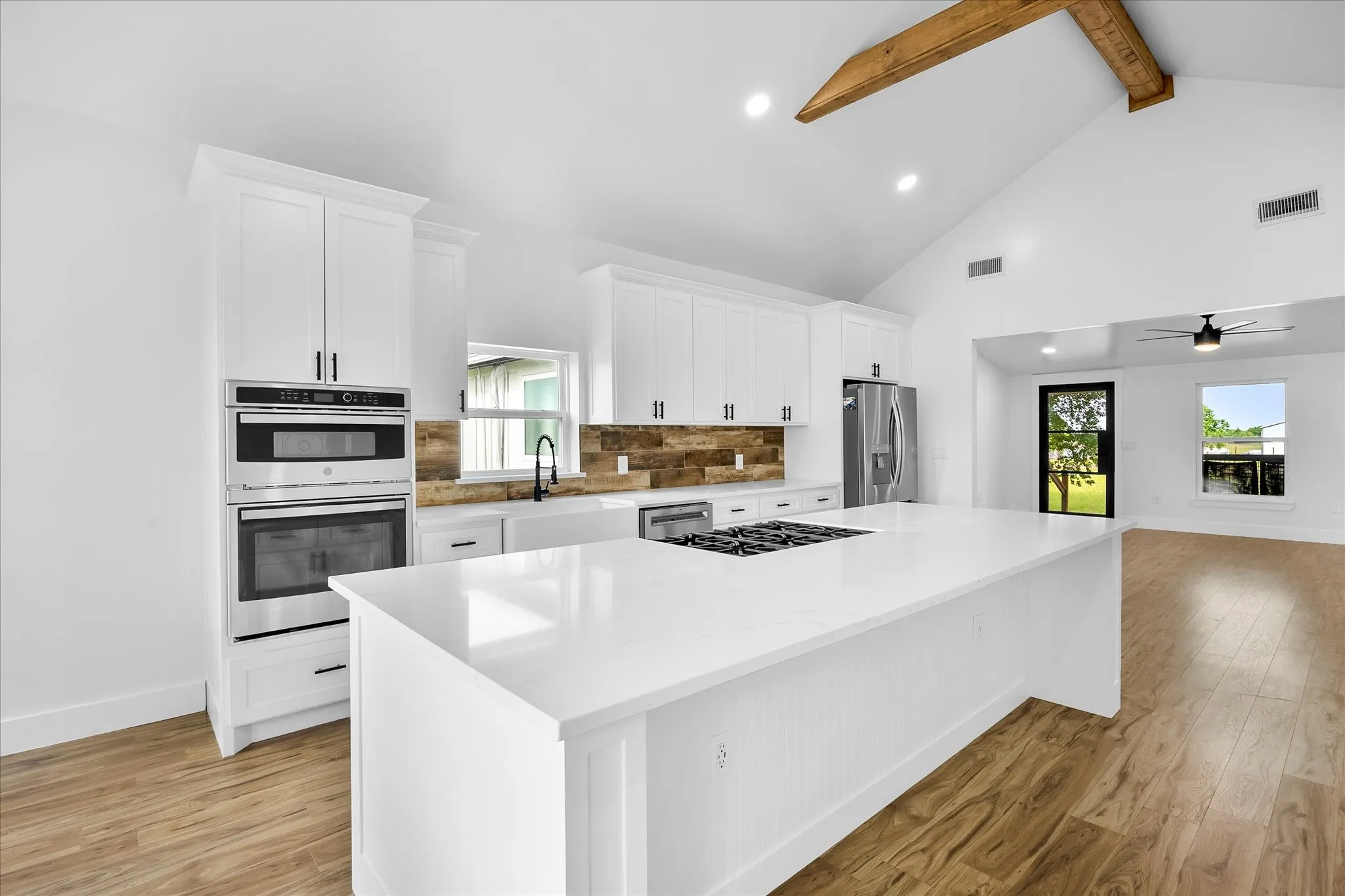 Single Family Residence For Sale in Collin County , 18580 County Road 949, Rockwall, Texas 75087, 4 Bedroom, 2 Bathroom, Garage spaces, 1,672 Sqft, built in 1990, mls#21277509, Real Estate Agent in Rockwall, Homes For Sale in Collin county, Homes For Sale in Rockwall, Realtor in Rockwall Texas, Real Estate Brokerage Independent Realty Texas, Luminita Cordes Realtor
