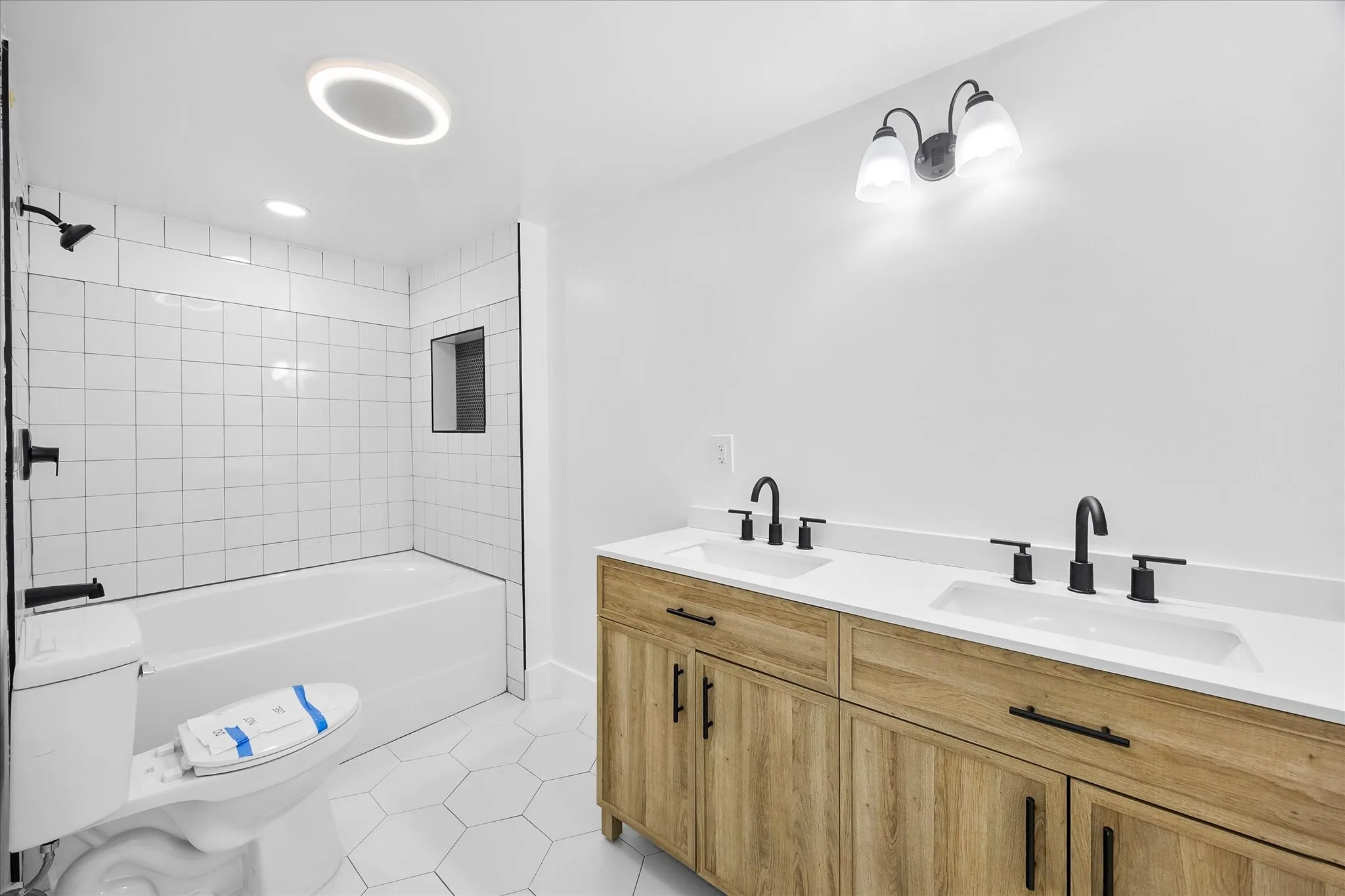 Single Family Residence For Sale in Collin County , 18580 County Road 949, Rockwall, Texas 75087, 4 Bedroom, 2 Bathroom, Garage spaces, 1,672 Sqft, built in 1990, mls#21277509, Real Estate Agent in Rockwall, Homes For Sale in Collin county, Homes For Sale in Rockwall, Realtor in Rockwall Texas, Real Estate Brokerage Independent Realty Texas, Luminita Cordes Realtor