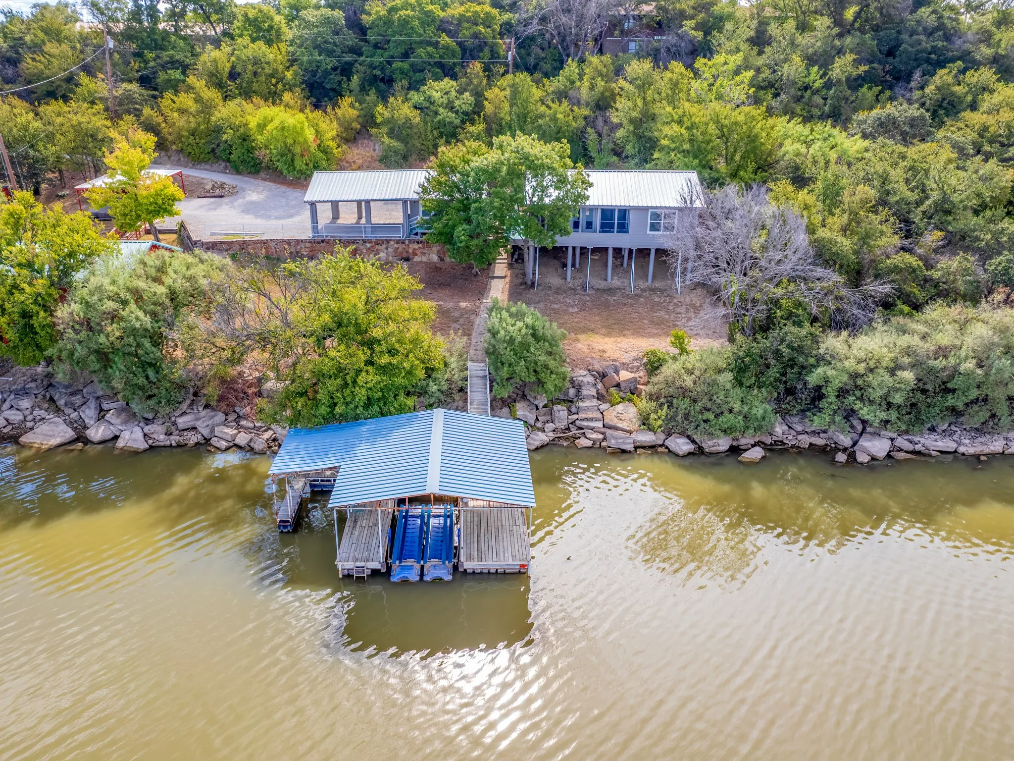 Single Family Residence For Sale in Brown County , 6926 Shamrock Drive, Brownwood, Texas 76801, 3 Bedrooms, 3 Bathrooms, Garage spaces, 1,364 Sqft, built in 1989, Price $499,000, mls#21277879, Real Estate Agent in Brownwood, Homes For Sale in Brown county, Homes For Sale in Brownwood, Realtor in Brownwood Texas, Real Estate Brokerage Independent Realty Texas, Luminita Cordes Realtor