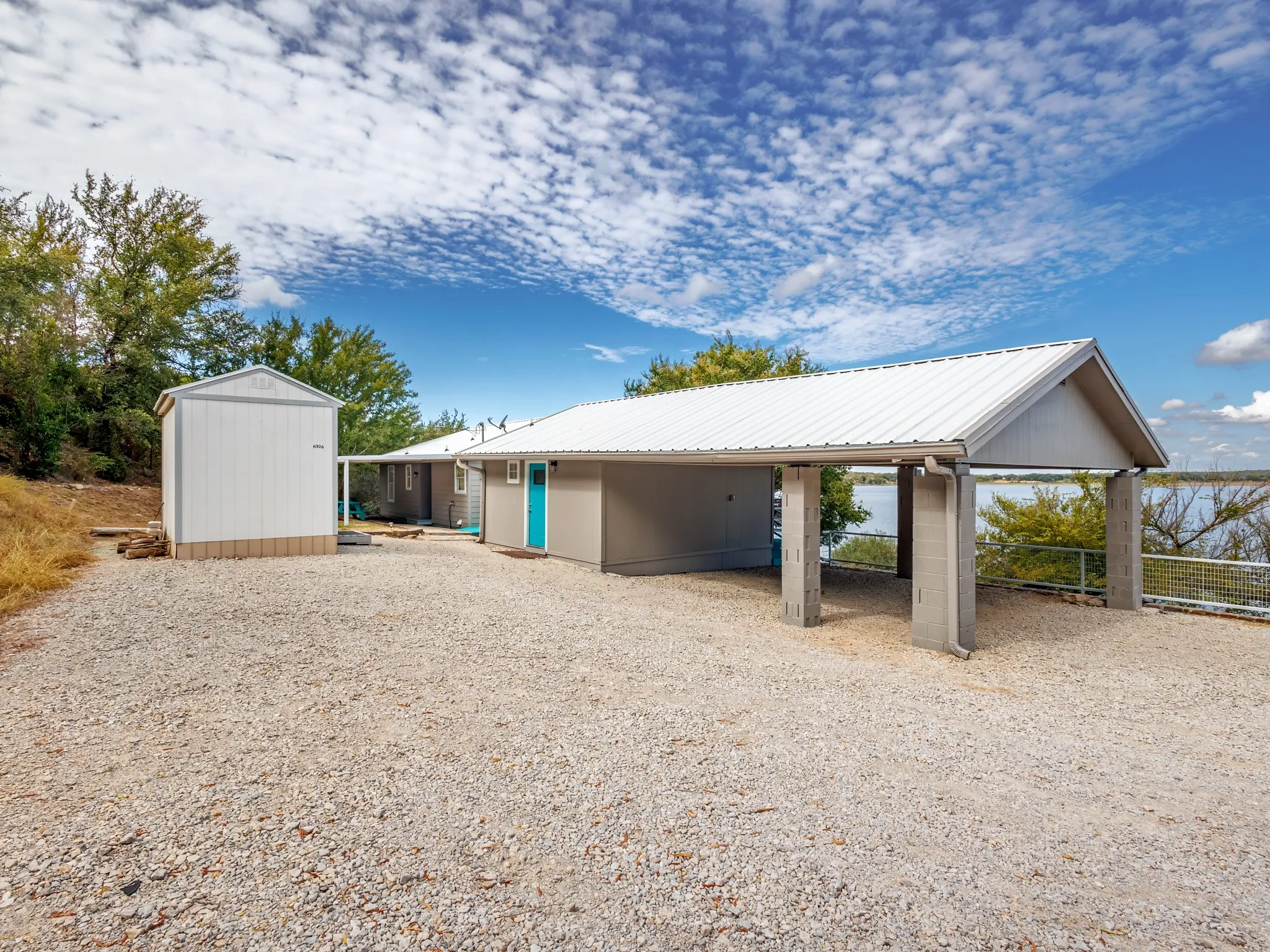 Single Family Residence For Sale in Brown County , 6926 Shamrock Drive, Brownwood, Texas 76801, 3 Bedrooms, 3 Bathrooms, Garage spaces, 1,364 Sqft, built in 1989, Price $499,000, mls#21277879, Real Estate Agent in Brownwood, Homes For Sale in Brown county, Homes For Sale in Brownwood, Realtor in Brownwood Texas, Real Estate Brokerage Independent Realty Texas, Luminita Cordes Realtor