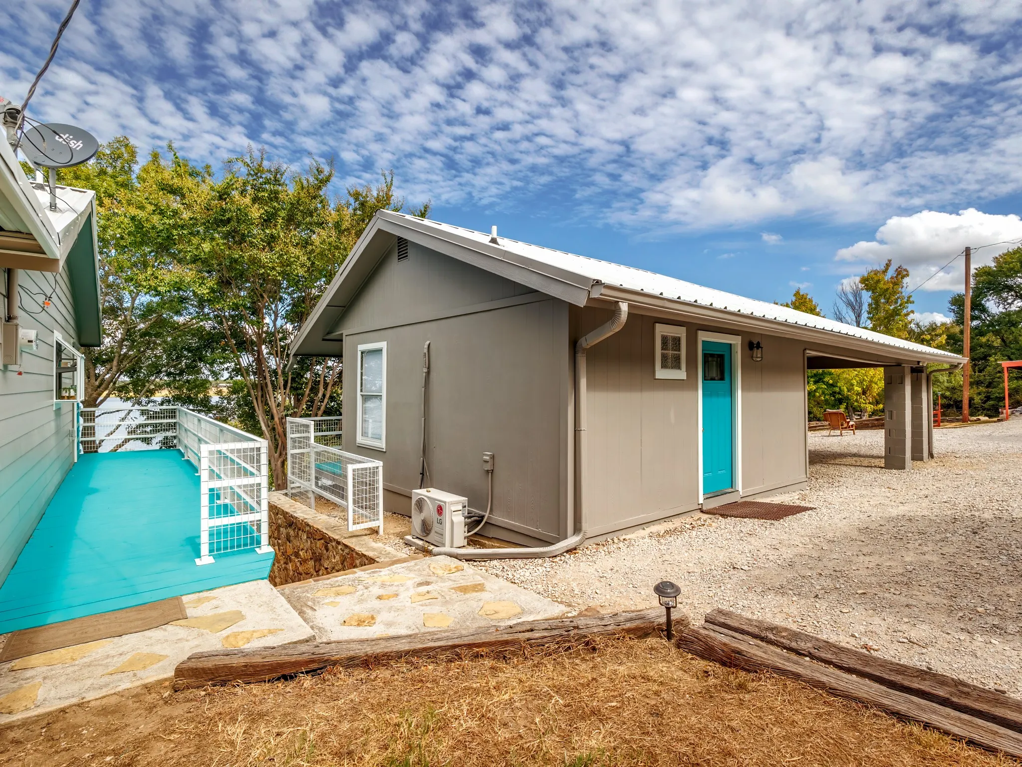 Guest house.
