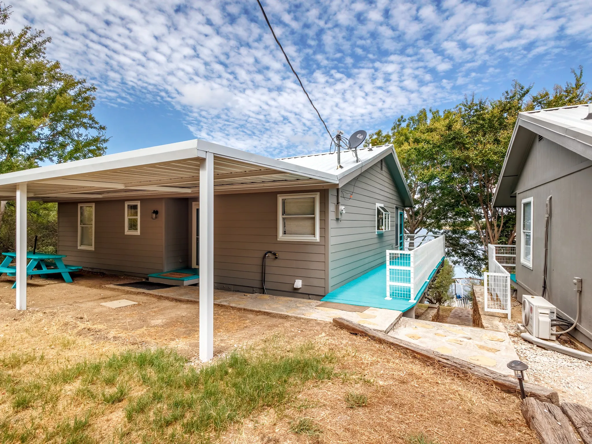 Single Family Residence For Sale in Brown County , 6926 Shamrock Drive, Brownwood, Texas 76801, 3 Bedrooms, 3 Bathrooms, Garage spaces, 1,364 Sqft, built in 1989, Price $499,000, mls#21277879, Real Estate Agent in Brownwood, Homes For Sale in Brown county, Homes For Sale in Brownwood, Realtor in Brownwood Texas, Real Estate Brokerage Independent Realty Texas, Luminita Cordes Realtor