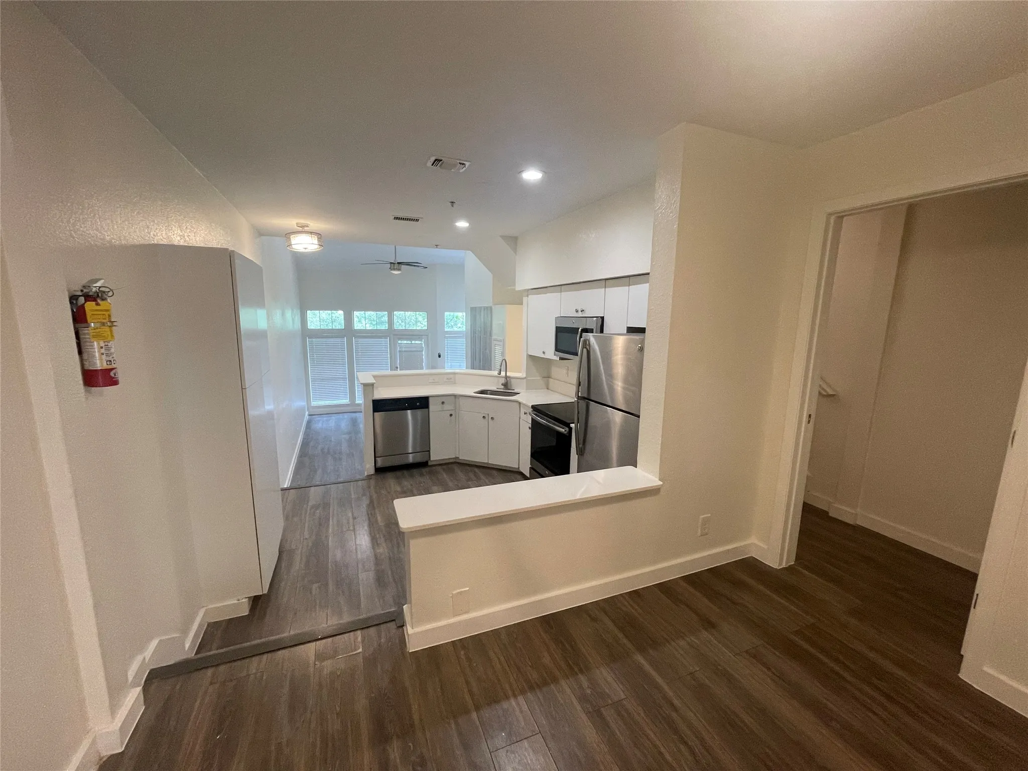 Condominium For Rent in Dallas County , 7474 Fair Oaks Avenue 7402, Dallas, Texas 75231, 2 Bedroom, 2 Bathroom, 1 Garage spaces, 1,229 Sqft, built in 1986, mls#21278153, Real Estate Agent in Dallas, Homes For Rent in Dallas county, Homes For Rent in Dallas, Realtor in Dallas Texas, Real Estate Brokerage Independent Realty Texas, Luminita Cordes Realtor