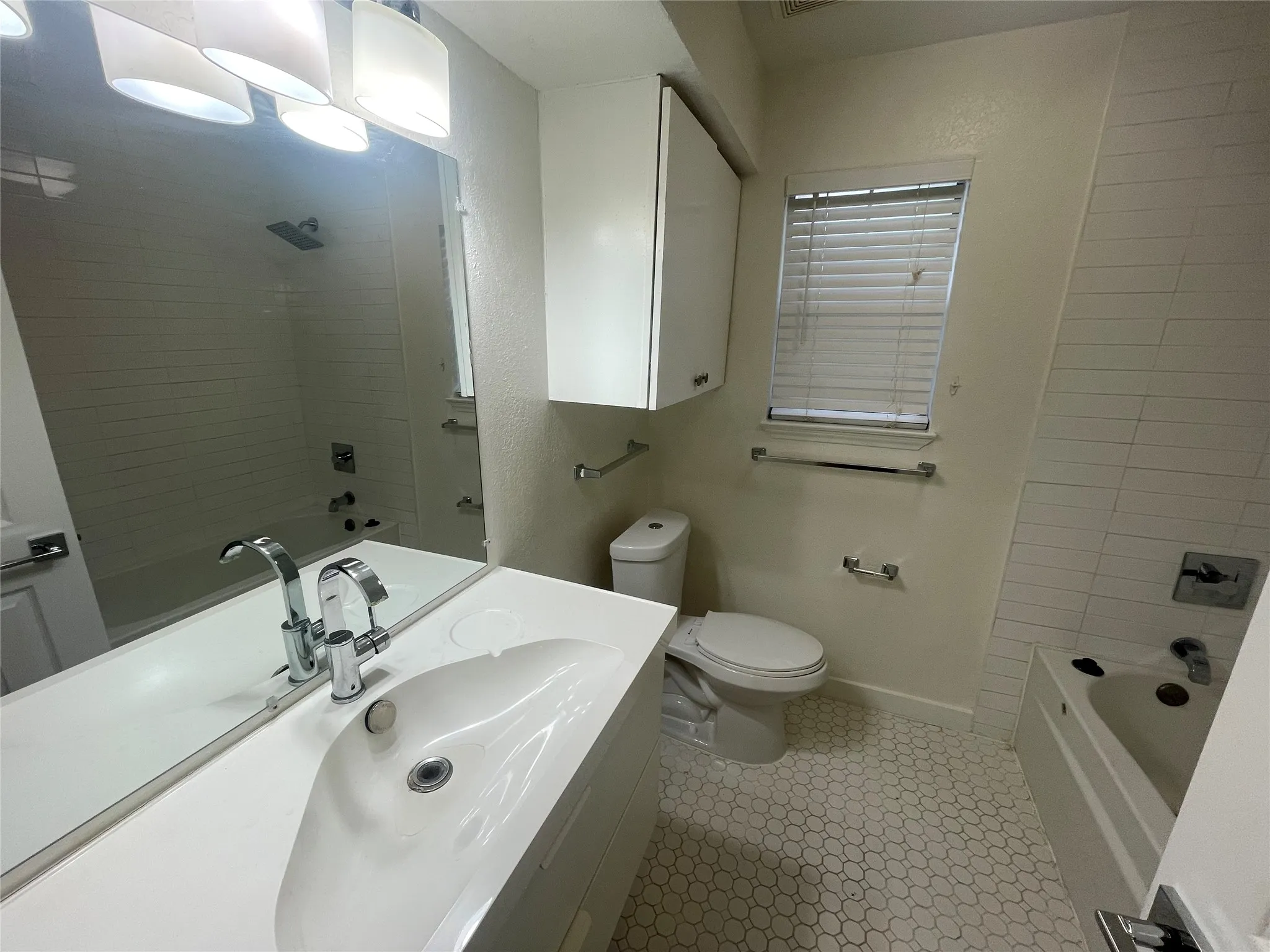 Condominium For Rent in Dallas County , 7474 Fair Oaks Avenue 7402, Dallas, Texas 75231, 2 Bedroom, 2 Bathroom, 1 Garage spaces, 1,229 Sqft, built in 1986, mls#21278153, Real Estate Agent in Dallas, Homes For Rent in Dallas county, Homes For Rent in Dallas, Realtor in Dallas Texas, Real Estate Brokerage Independent Realty Texas, Luminita Cordes Realtor