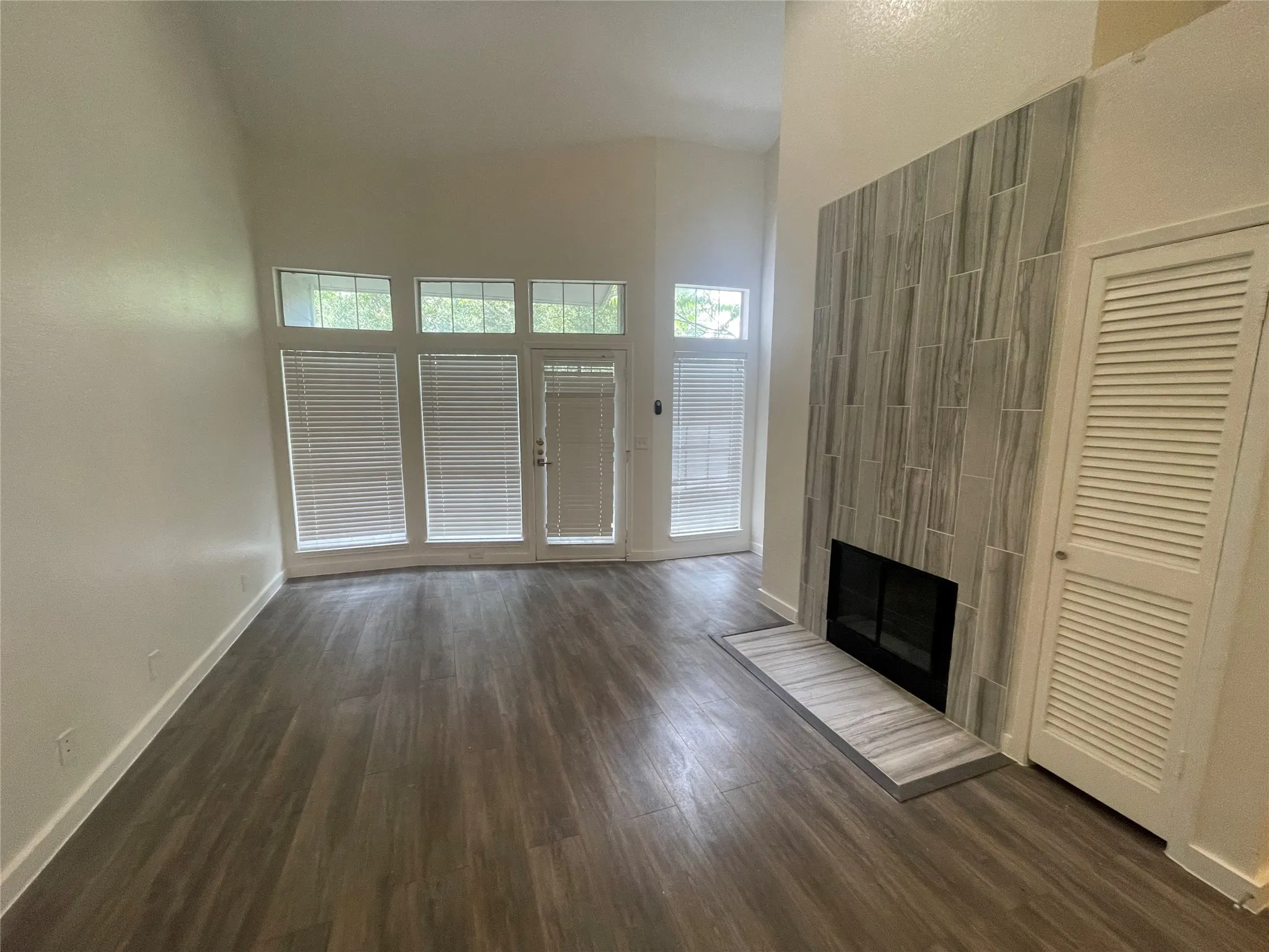 Condominium For Rent in Dallas County , 7474 Fair Oaks Avenue 7402, Dallas, Texas 75231, 2 Bedroom, 2 Bathroom, 1 Garage spaces, 1,229 Sqft, built in 1986, mls#21278153, Real Estate Agent in Dallas, Homes For Rent in Dallas county, Homes For Rent in Dallas, Realtor in Dallas Texas, Real Estate Brokerage Independent Realty Texas, Luminita Cordes Realtor