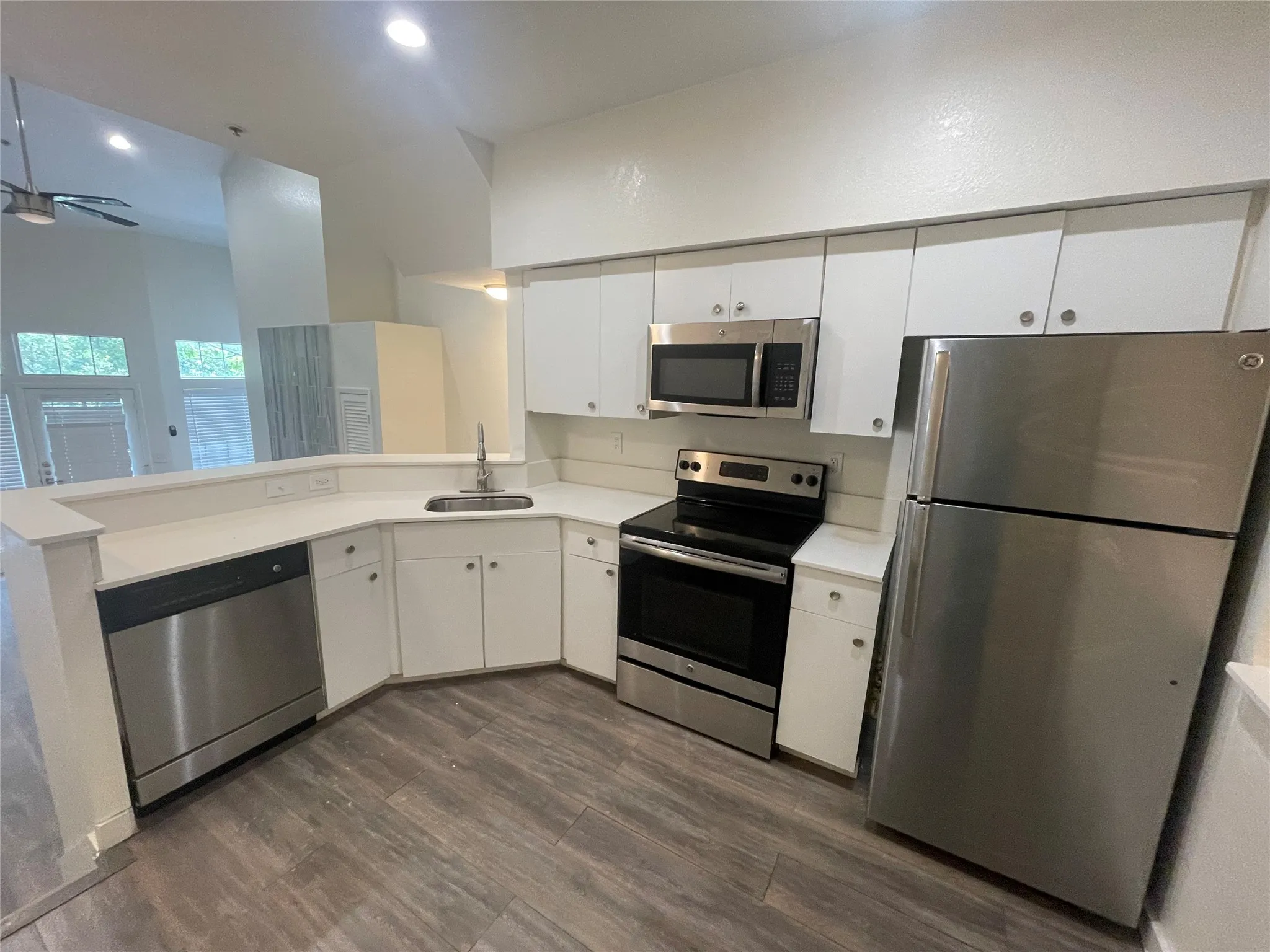 Condominium For Rent in Dallas County , 7474 Fair Oaks Avenue 7402, Dallas, Texas 75231, 2 Bedroom, 2 Bathroom, 1 Garage spaces, 1,229 Sqft, built in 1986, mls#21278153, Real Estate Agent in Dallas, Homes For Rent in Dallas county, Homes For Rent in Dallas, Realtor in Dallas Texas, Real Estate Brokerage Independent Realty Texas, Luminita Cordes Realtor