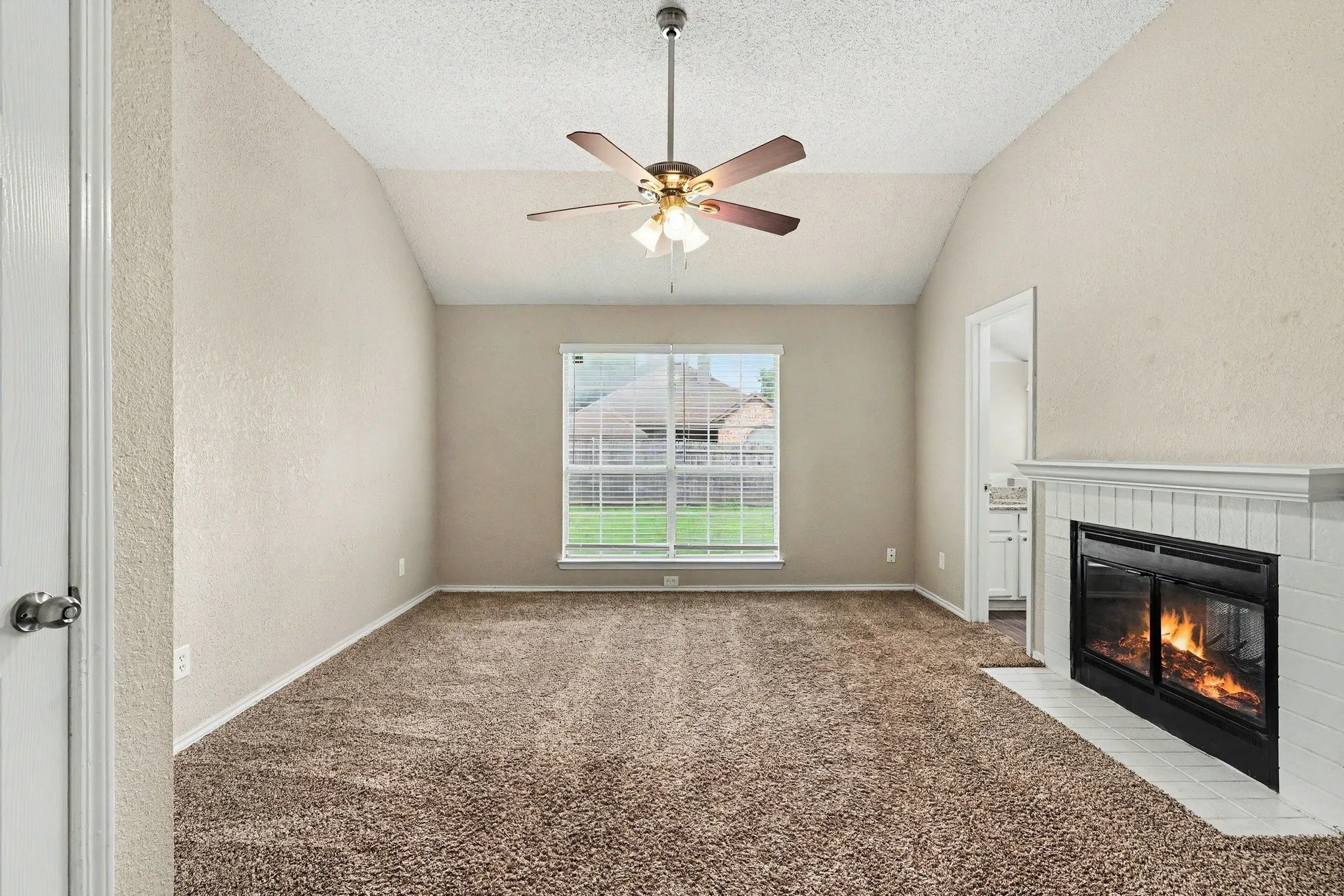 Single Family Residence For Sale in Tarrant County , 2741 Salado Trail, Fort Worth, Texas 76118, 3 Bedroom, 2 Bathroom, 2 Garage spaces, 1,741 Sqft, built in 1986, mls#21278124, Real Estate Agent in Fort Worth, Homes For Sale in Tarrant county, Homes For Sale in Fort Worth, Realtor in Fort Worth Texas, Real Estate Brokerage Independent Realty Texas, Luminita Cordes Realtor