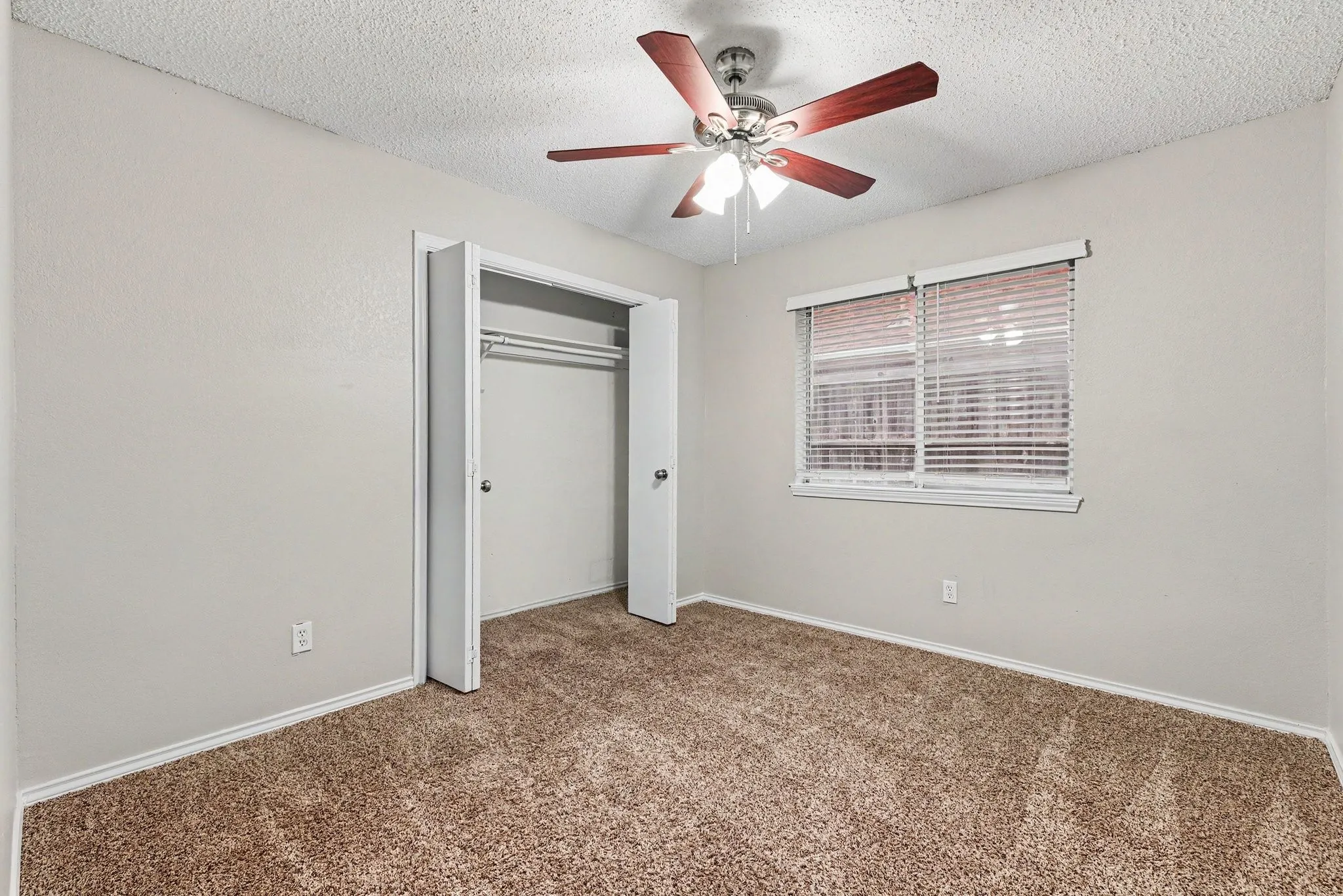 Single Family Residence For Sale in Tarrant County , 2741 Salado Trail, Fort Worth, Texas 76118, 3 Bedroom, 2 Bathroom, 2 Garage spaces, 1,741 Sqft, built in 1986, mls#21278124, Real Estate Agent in Fort Worth, Homes For Sale in Tarrant county, Homes For Sale in Fort Worth, Realtor in Fort Worth Texas, Real Estate Brokerage Independent Realty Texas, Luminita Cordes Realtor