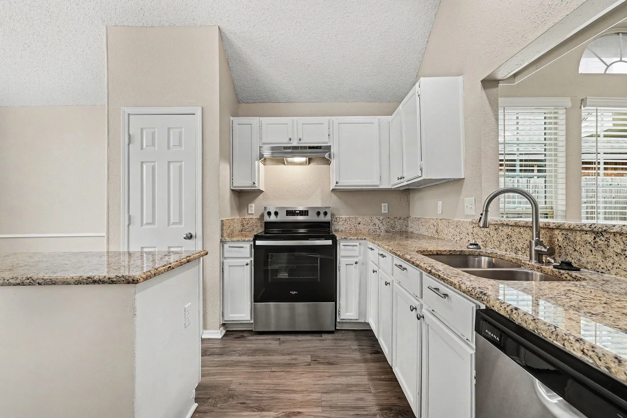 Single Family Residence For Sale in Tarrant County , 2741 Salado Trail, Fort Worth, Texas 76118, 3 Bedroom, 2 Bathroom, 2 Garage spaces, 1,741 Sqft, built in 1986, mls#21278124, Real Estate Agent in Fort Worth, Homes For Sale in Tarrant county, Homes For Sale in Fort Worth, Realtor in Fort Worth Texas, Real Estate Brokerage Independent Realty Texas, Luminita Cordes Realtor