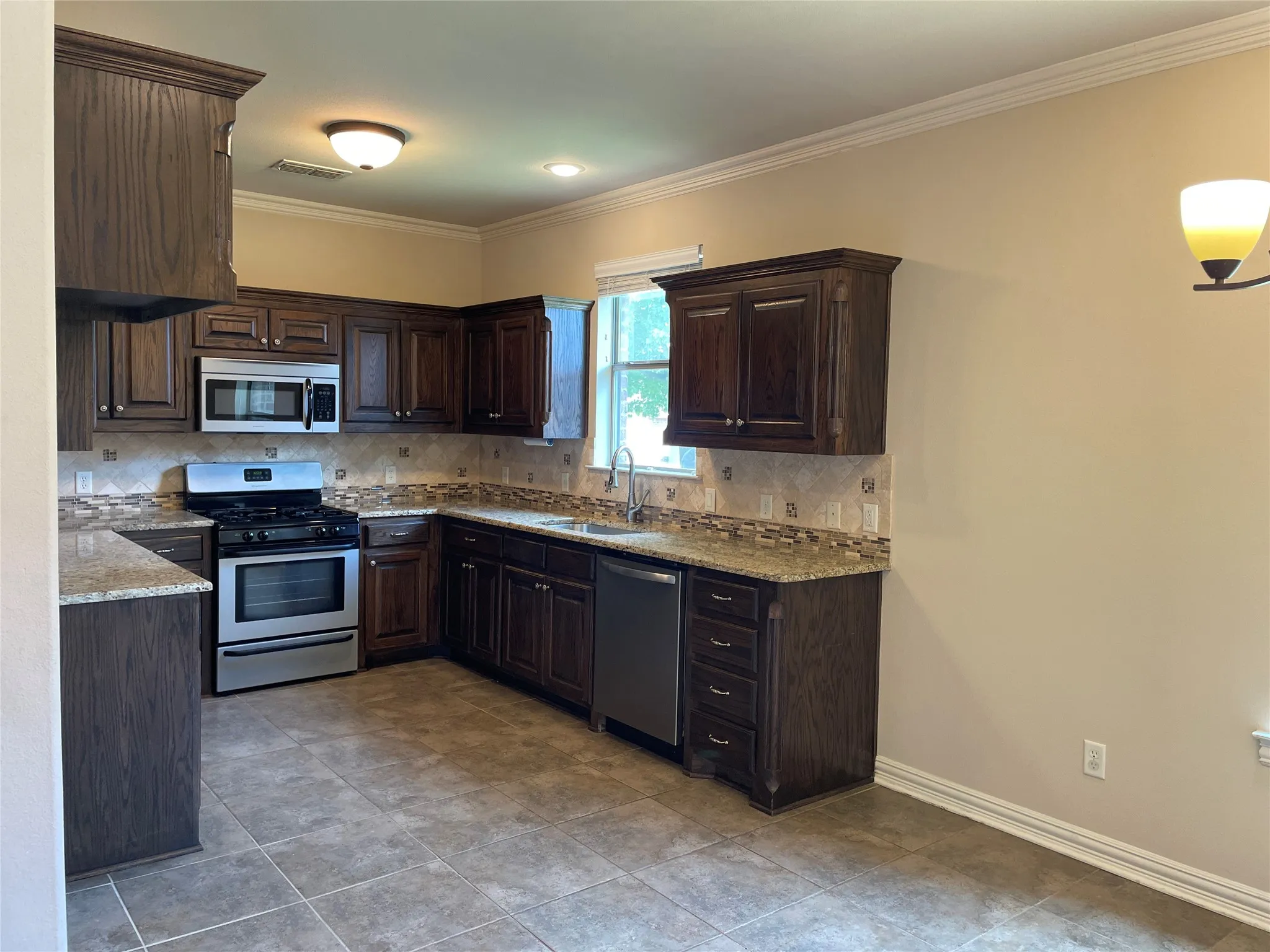 Single Family Residence For Rent in Collin County , 1125 Northwood Lane, Royse City, Texas 75189, 3 Bedroom, 2 Bathroom, 2 Garage spaces, 1,789 Sqft, built in 2009, mls#21278090, Real Estate Agent in Royse City, Homes For Rent in Collin county, Homes For Rent in Royse City, Realtor in Royse City Texas, Real Estate Brokerage Independent Realty Texas, Luminita Cordes Realtor