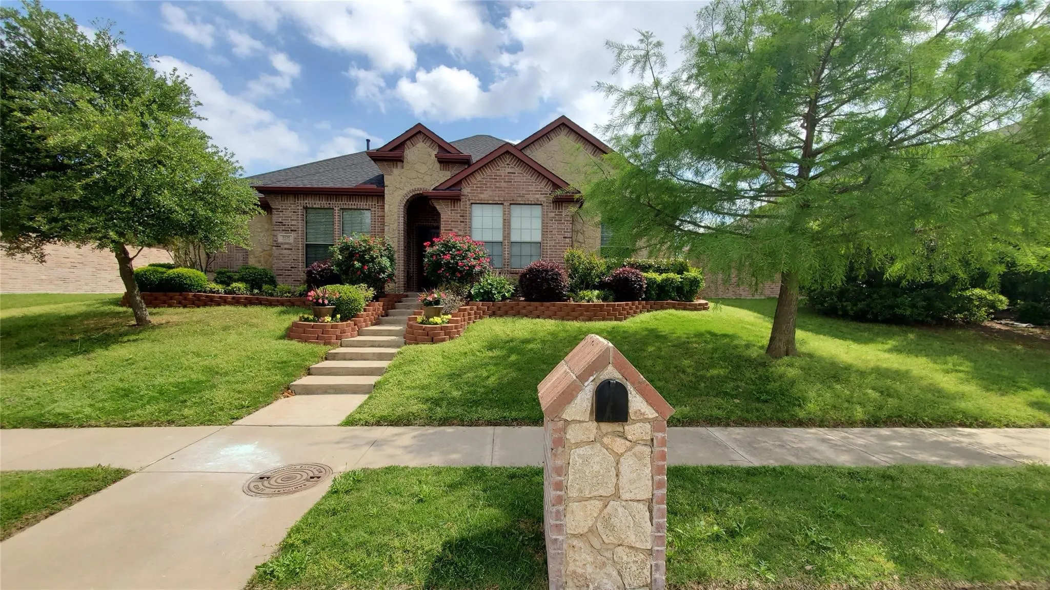 Single Family Residence For Rent in Collin County , 1125 Northwood Lane, Royse City, Texas 75189, 3 Bedroom, 2 Bathroom, 2 Garage spaces, 1,789 Sqft, built in 2009, mls#21278090, Real Estate Agent in Royse City, Homes For Rent in Collin county, Homes For Rent in Royse City, Realtor in Royse City Texas, Real Estate Brokerage Independent Realty Texas, Luminita Cordes Realtor